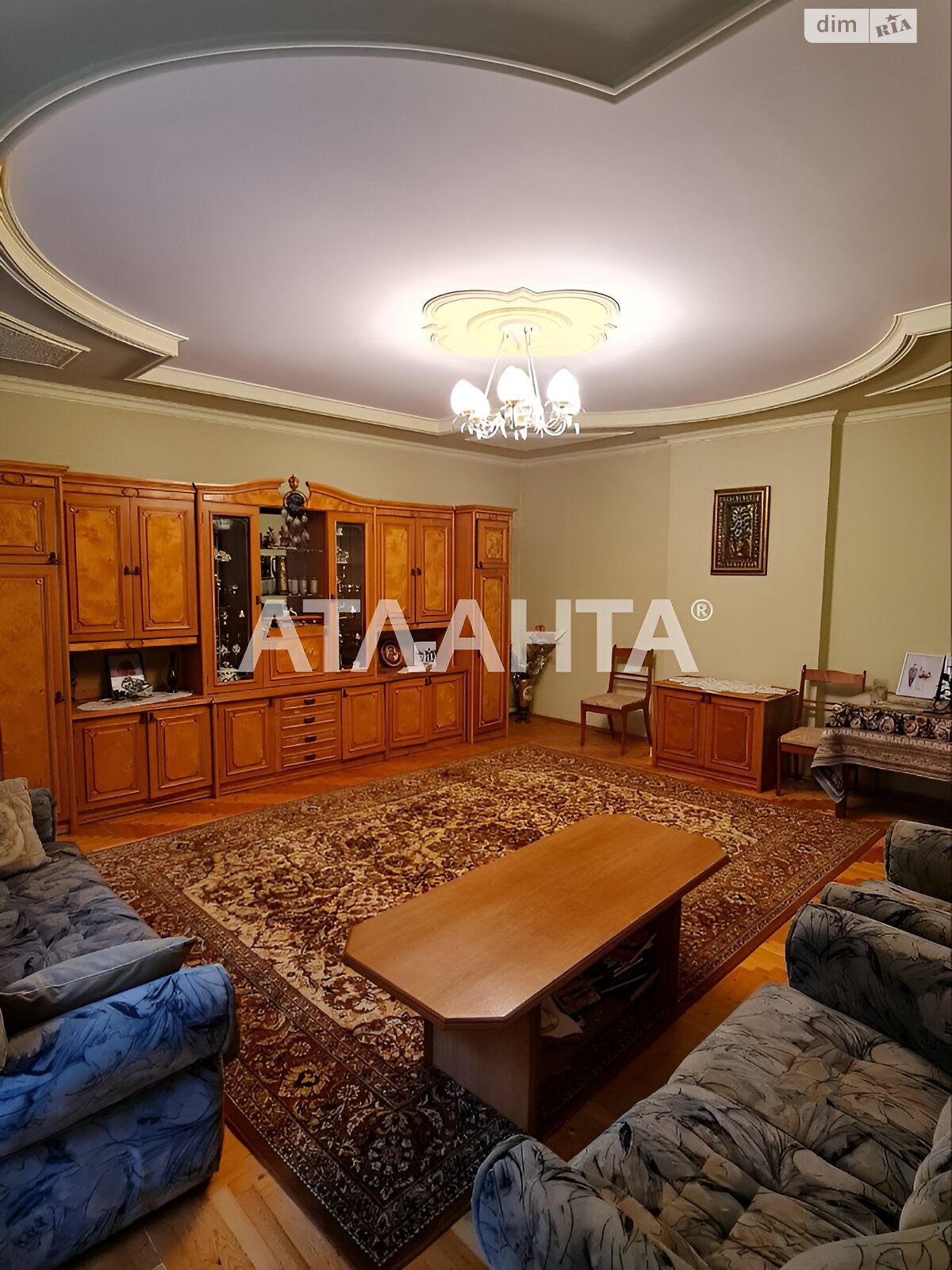 двоповерховий будинок бесідка, 331 кв. м, кирпич. Продаж в Чернівцях, район Шевченківський фото 1 двоповерховий будинок бесідка, 331 кв. м, кирпич. Продаж в Чернівцях, район Шевченківський фото 1