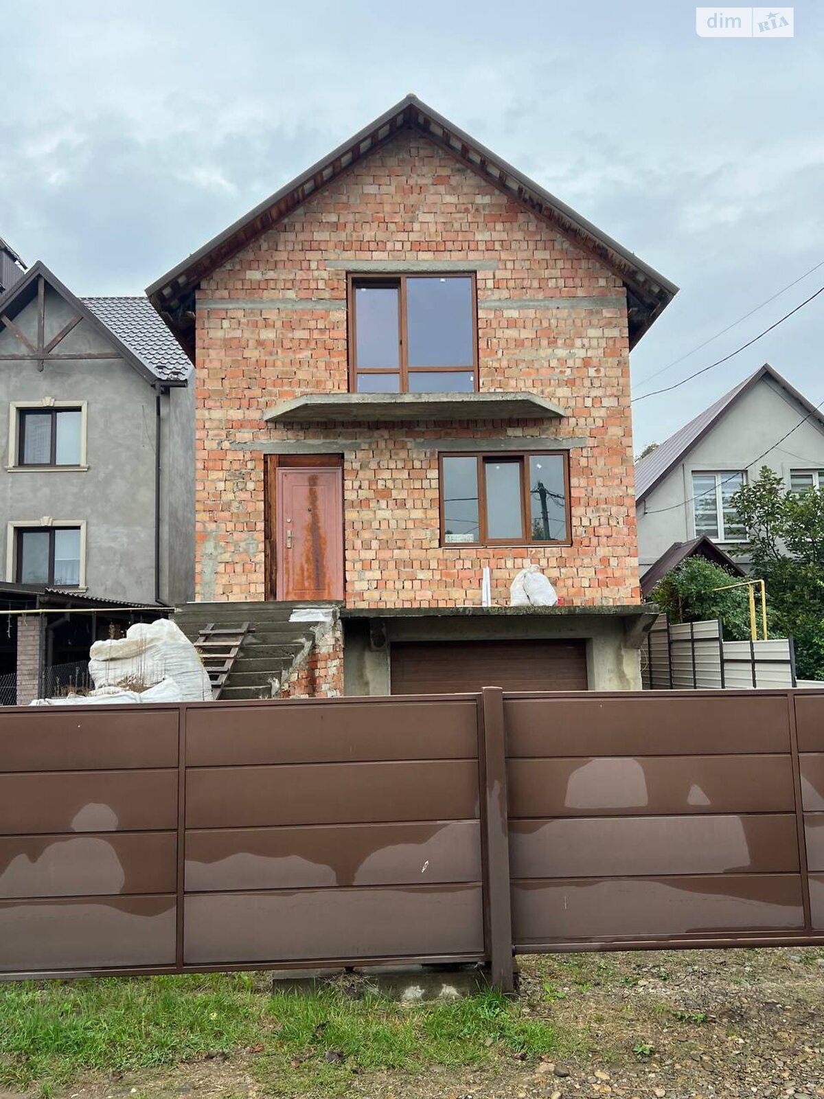 двоповерховий будинок з гаражем, 140 кв. м, цегла. Продаж в Чернівцях, район Шевченківський фото 1 двоповерховий будинок з гаражем, 140 кв. м, цегла. Продаж в Чернівцях, район Шевченківський фото 1