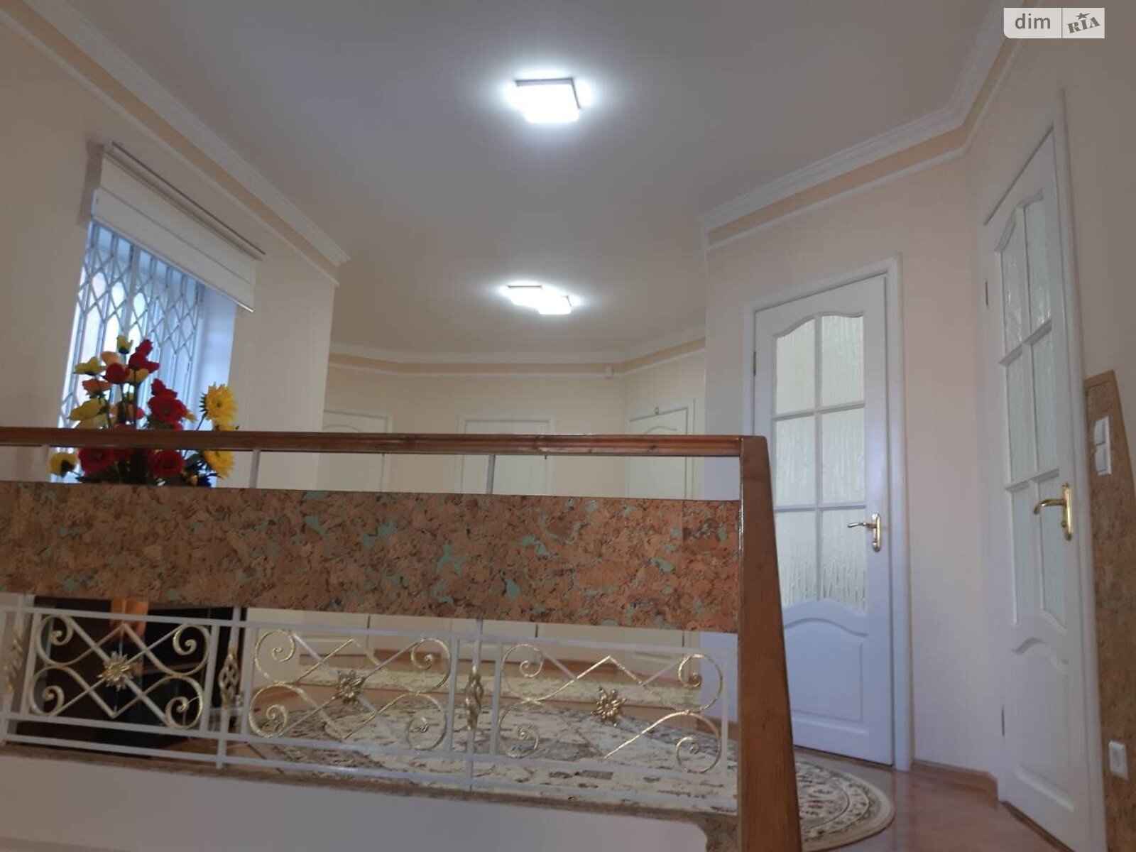 двоповерховий будинок з верандою, 470 кв. м, цегла. Продаж в Чернівцях, район Шевченківський фото 1 двоповерховий будинок з верандою, 470 кв. м, цегла. Продаж в Чернівцях, район Шевченківський фото 1