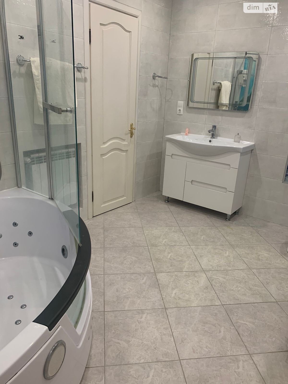 двоповерховий будинок з верандою, 470 кв. м, цегла. Продаж в Чернівцях, район Шевченківський фото 1 двоповерховий будинок з верандою, 470 кв. м, цегла. Продаж в Чернівцях, район Шевченківський фото 1
