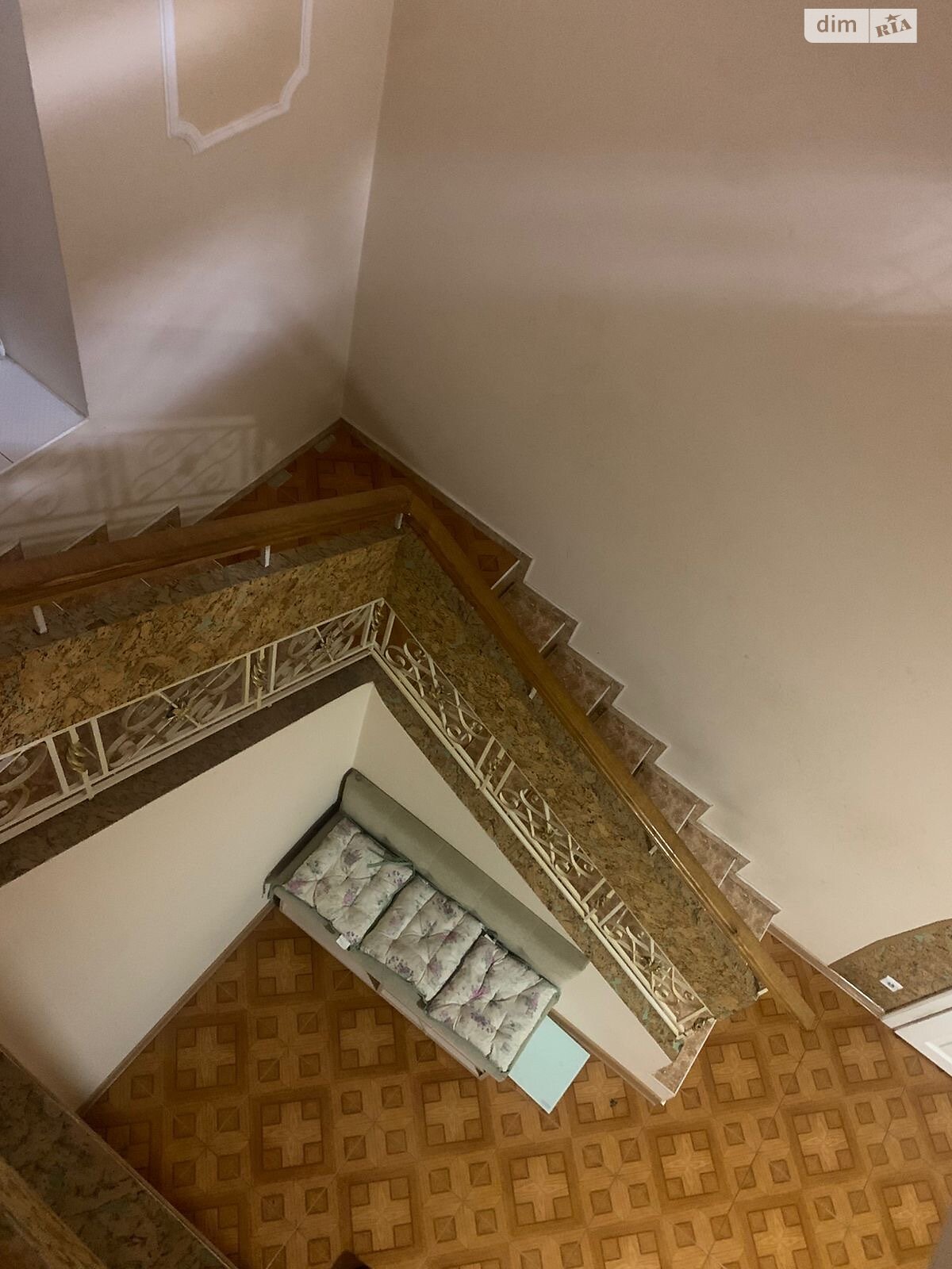 двоповерховий будинок з верандою, 470 кв. м, цегла. Продаж в Чернівцях, район Шевченківський фото 1 двоповерховий будинок з верандою, 470 кв. м, цегла. Продаж в Чернівцях, район Шевченківський фото 1