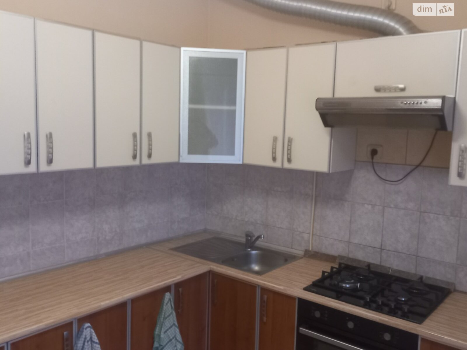 одноэтажный дом с гаражом, 240 кв. м, кирпич. Продажа в Черновцах район Шевченковский фото 1 одноэтажный дом с гаражом, 240 кв. м, кирпич. Продажа в Черновцах район Шевченковский фото 1