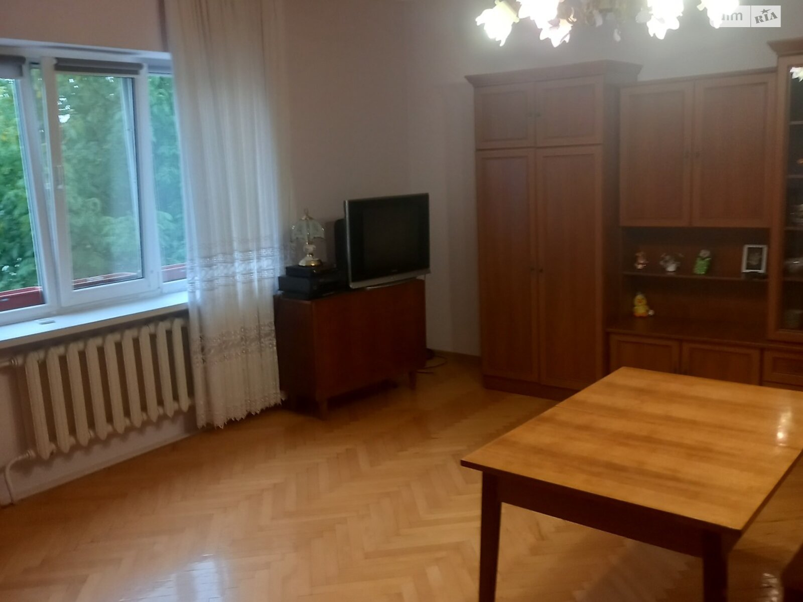 одноэтажный дом с гаражом, 240 кв. м, кирпич. Продажа в Черновцах район Шевченковский фото 1 одноэтажный дом с гаражом, 240 кв. м, кирпич. Продажа в Черновцах район Шевченковский фото 1