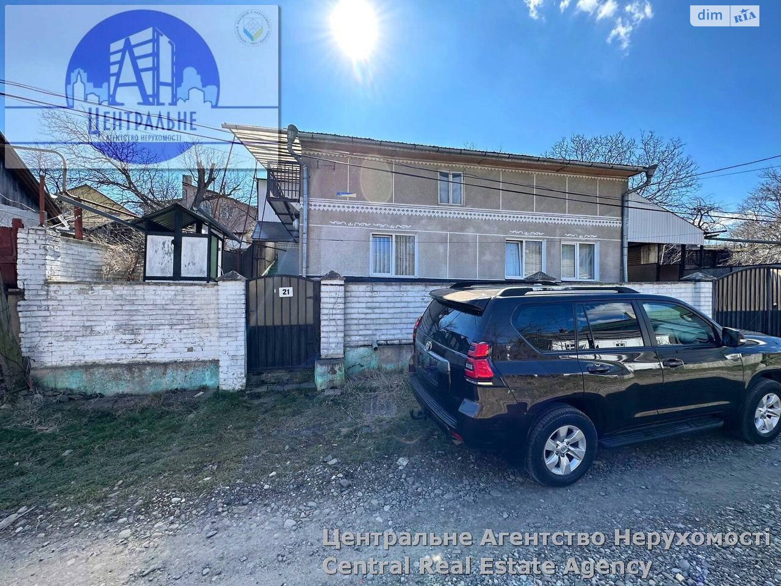 двухэтажный дом с гаражом, 143 кв. м, кирпич. Продажа в Черновцах фото 1