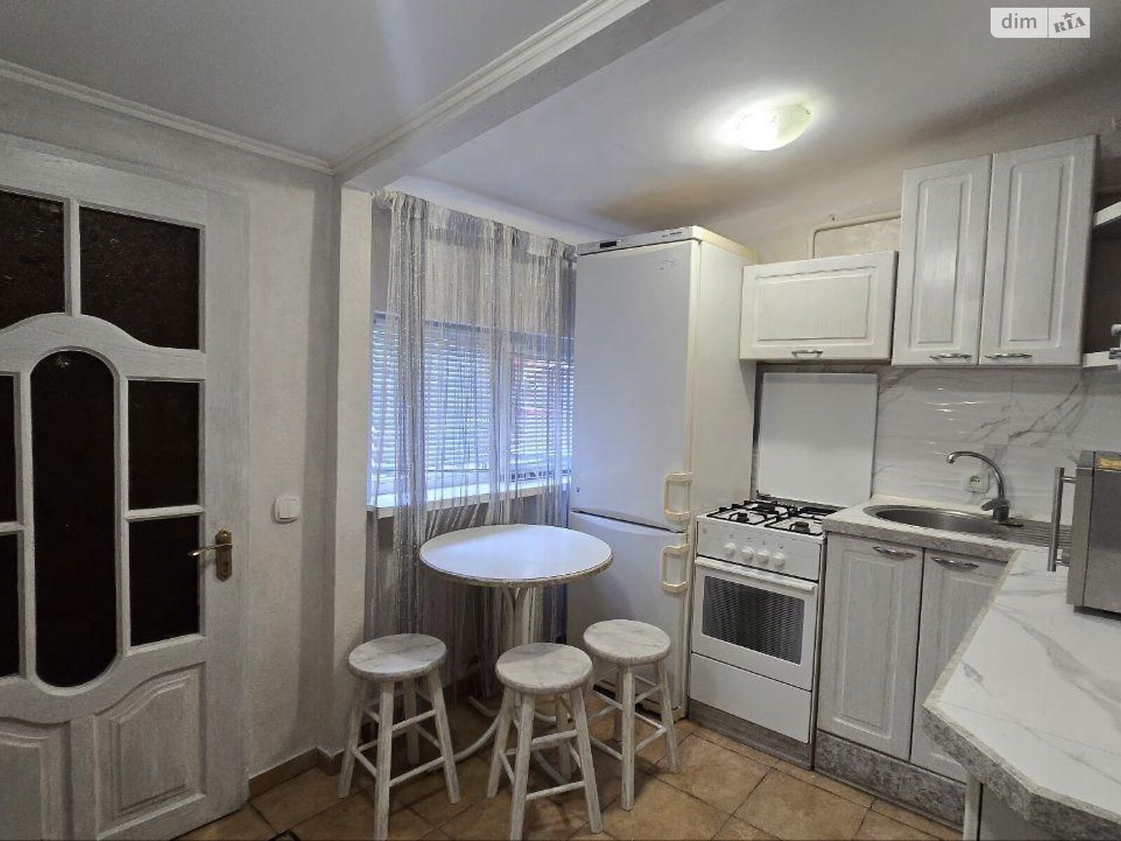 одноэтажный дом, 43 кв. м, кирпич. Продажа в Черновцах район Центр фото 1