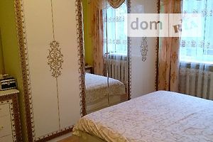 двухэтажный дом с балконом, 390 кв. м, кирпич. Продажа в Черновцах район Центр фото 1