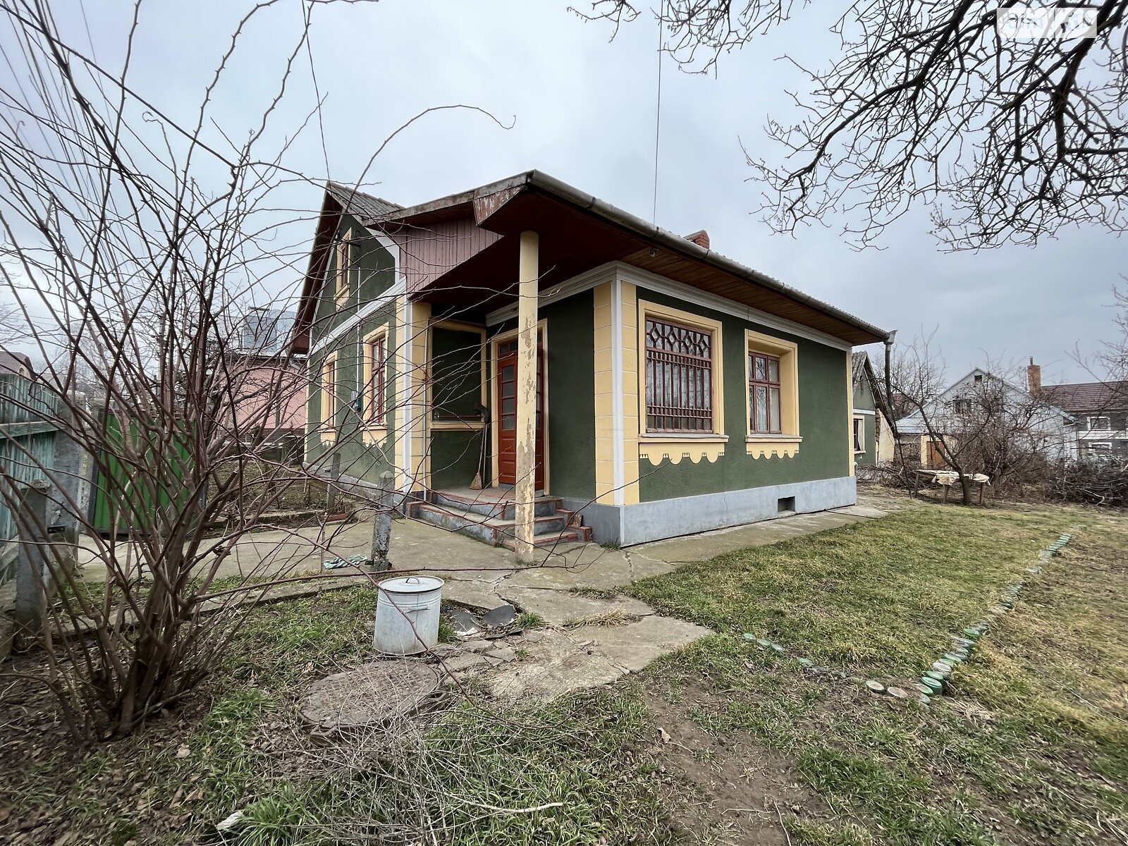 одноэтажный дом с отоплением, 70 кв. м, кирпич. Продажа в Черновцах район Центр фото 1 одноэтажный дом с отоплением, 70 кв. м, кирпич. Продажа в Черновцах район Центр фото 1