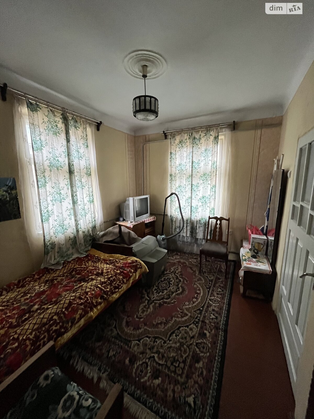 одноэтажный дом с отоплением, 70 кв. м, кирпич. Продажа в Черновцах район Центр фото 1 одноэтажный дом с отоплением, 70 кв. м, кирпич. Продажа в Черновцах район Центр фото 1