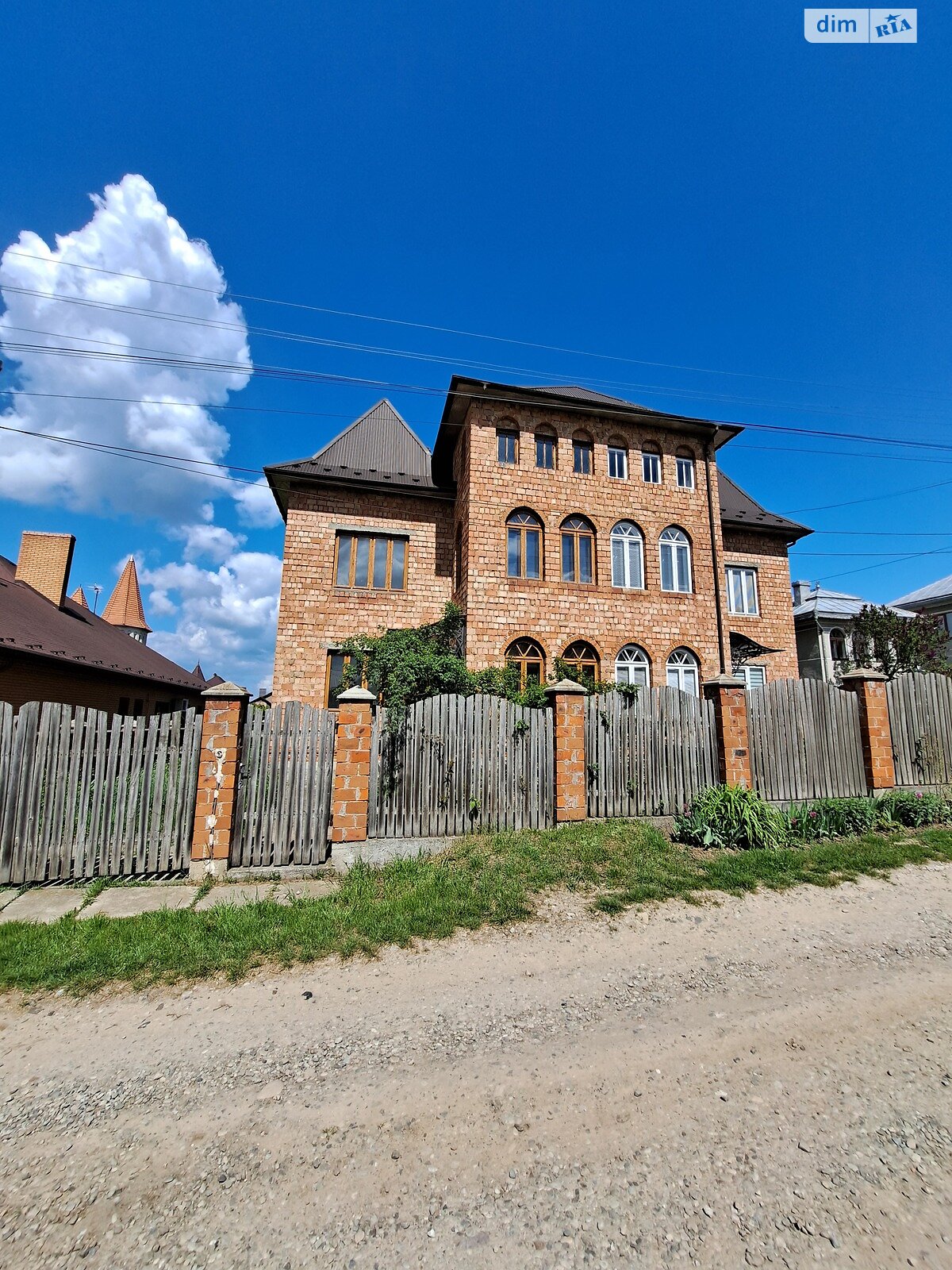 двухэтажный дом, 195 кв. м, кирпич. Продажа в Черновцах район П.-Кольцевая фото 1