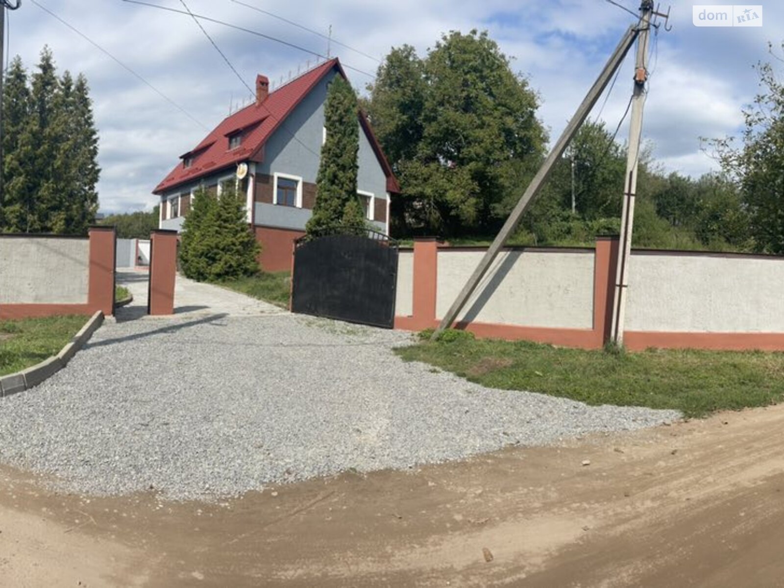 трехэтажный дом с мансардой, 290 кв. м, кирпич. Продажа в Черновцах район Роша фото 1 трехэтажный дом с мансардой, 290 кв. м, кирпич. Продажа в Черновцах район Роша фото 1