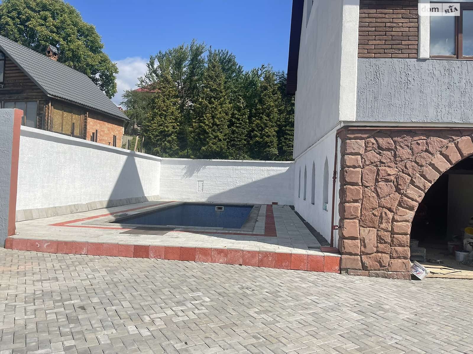 трехэтажный дом с мансардой, 290 кв. м, кирпич. Продажа в Черновцах район Роша фото 1 трехэтажный дом с мансардой, 290 кв. м, кирпич. Продажа в Черновцах район Роша фото 1