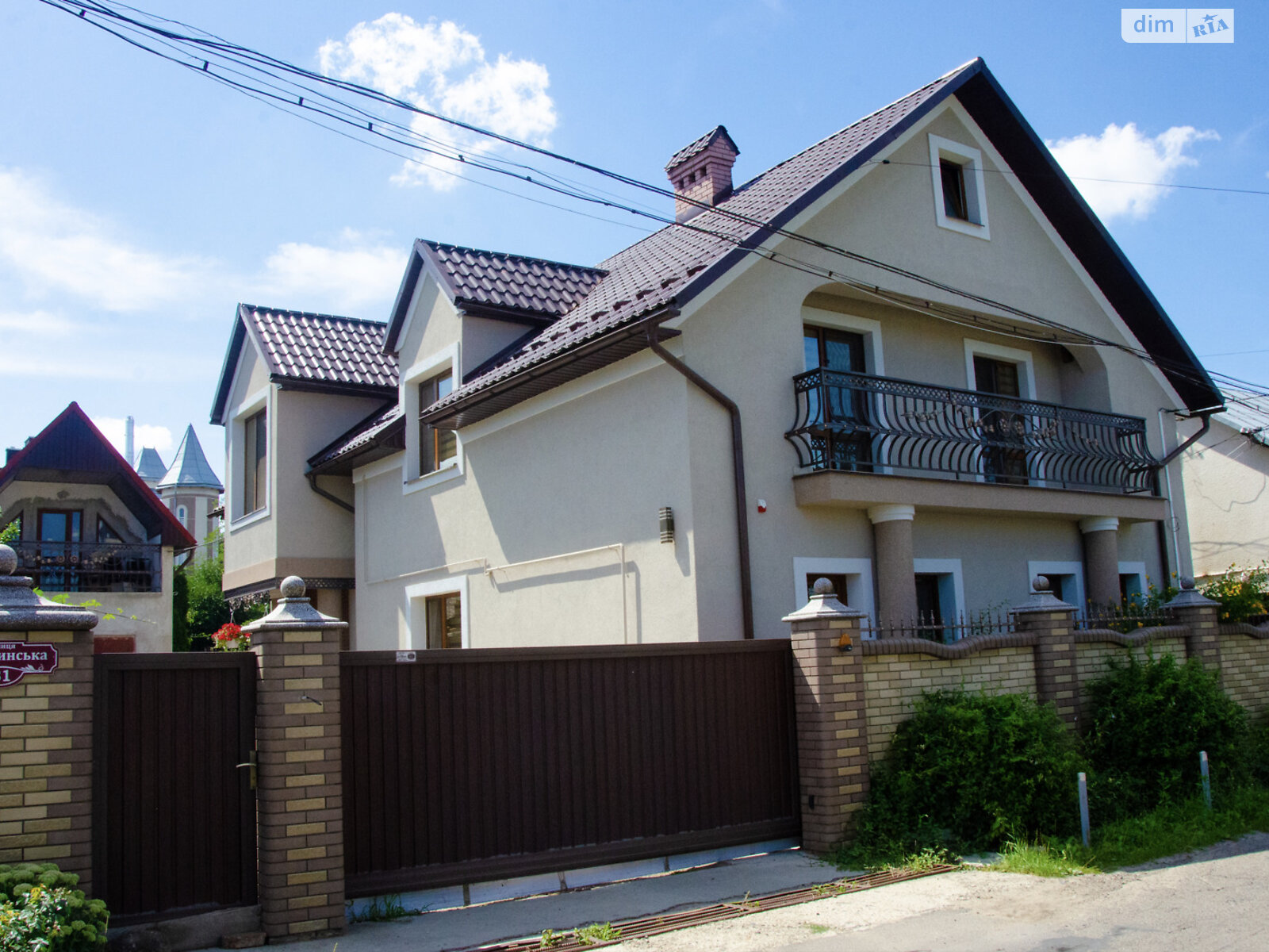 двухэтажный дом веранда, 260 кв. м, кирпич. Продажа в Черновцах район Роша фото 1