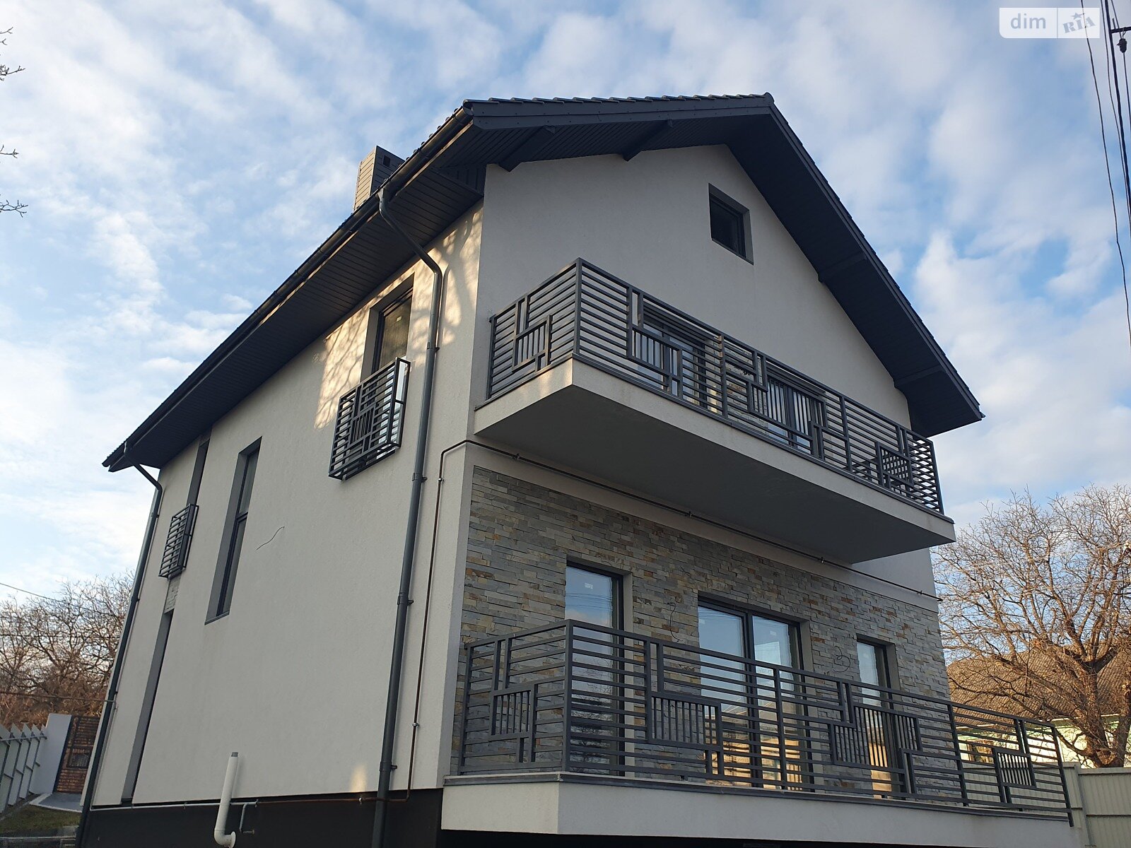двухэтажный дом с балконом, 190 кв. м, кирпич. Продажа в Черновцах район Роша фото 1
