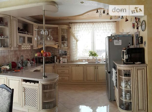 двухэтажный дом с садом, 230 кв. м, кирпич. Продажа в Черновцах фото 1 двухэтажный дом с садом, 230 кв. м, кирпич. Продажа в Черновцах фото 1