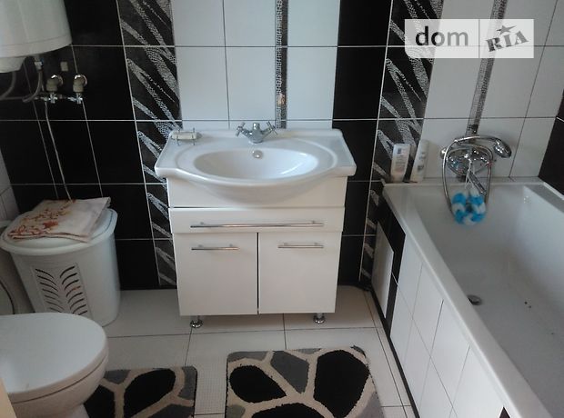Продажа дома, 90м², Житомирская, Черняхов, р‑н. Черняхов Продажа дома, 90м², Житомирская, Черняхов, р‑н. Черняхов