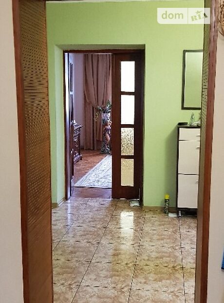 двухэтажный дом с балконом, 177 кв. м, кирпич. Продажа в Черткове район Центр фото 1 двухэтажный дом с балконом, 177 кв. м, кирпич. Продажа в Черткове район Центр фото 1