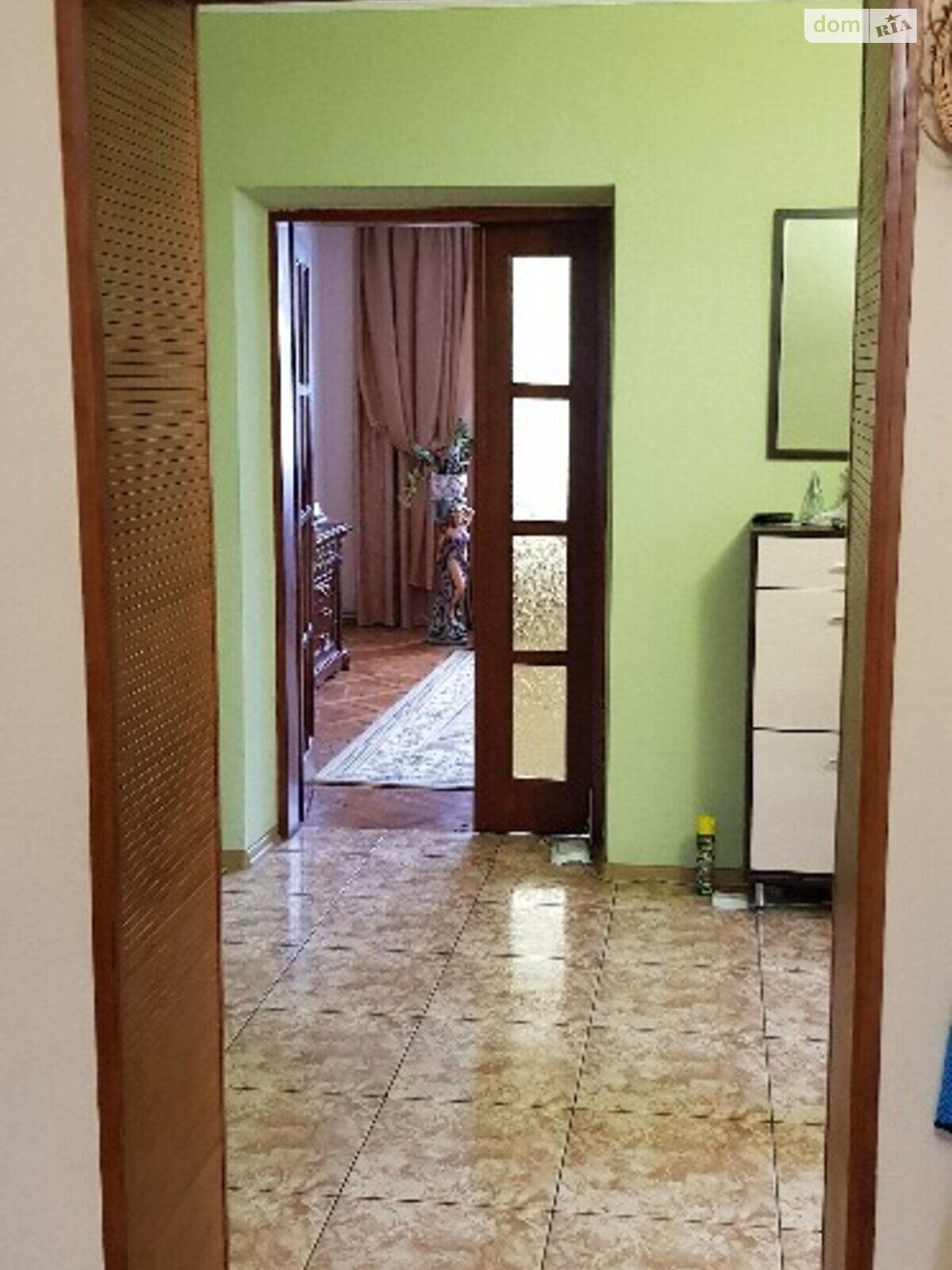 двухэтажный дом с балконом, 177 кв. м, кирпич. Продажа в Черткове район Центр фото 1