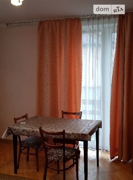 двухэтажный дом с балконом, 177 кв. м, кирпич. Продажа в Черткове район Центр фото 1 двухэтажный дом с балконом, 177 кв. м, кирпич. Продажа в Черткове район Центр фото 1