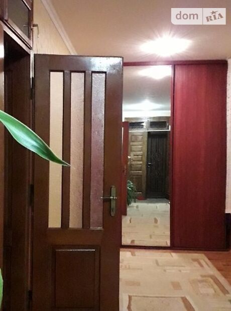 двухэтажный дом с балконом, 338 кв. м, кирпич. Продажа в Черткове фото 1 двухэтажный дом с балконом, 338 кв. м, кирпич. Продажа в Черткове фото 1