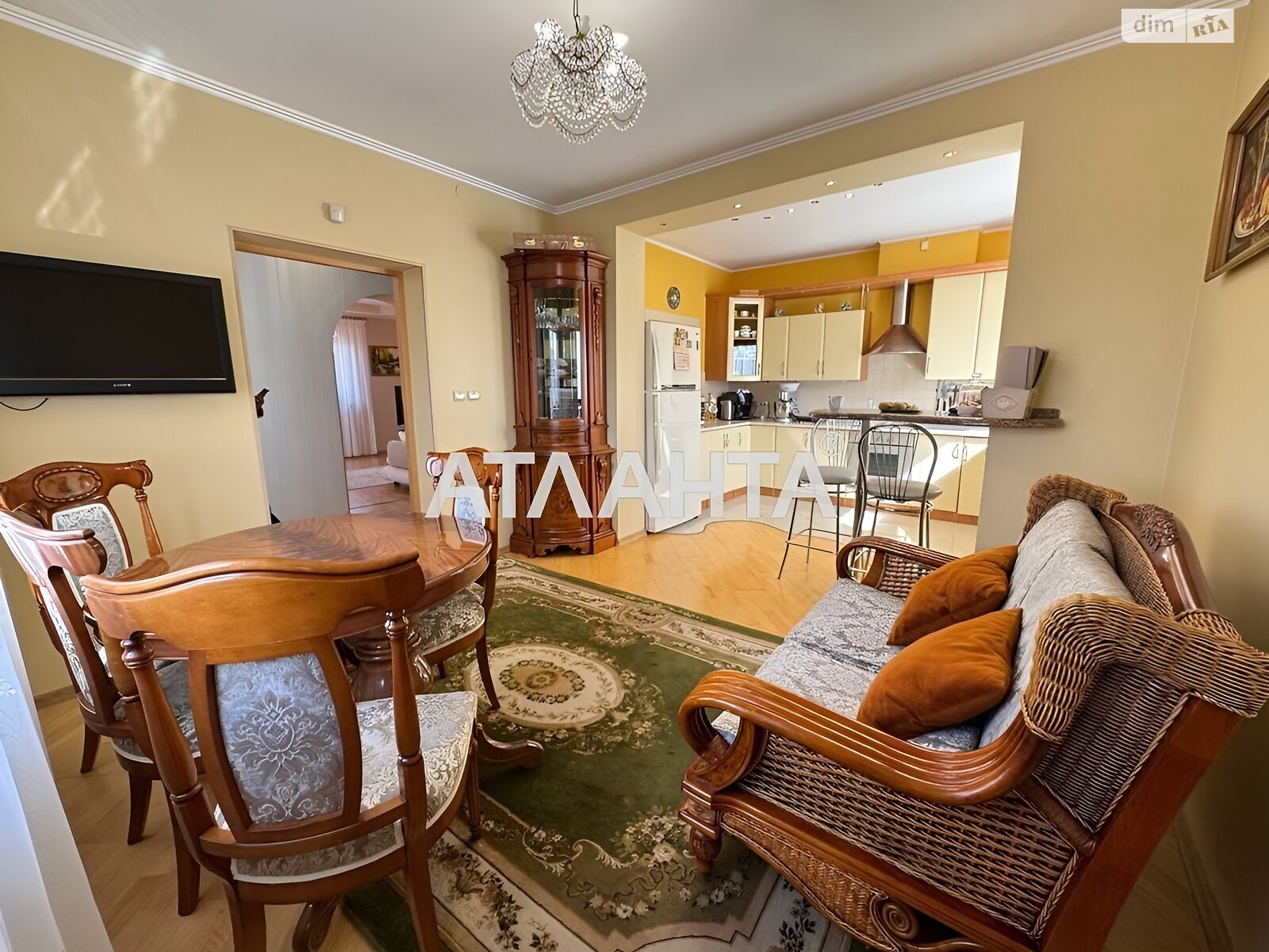 трехэтажный дом беседка, 360 кв. м, кирпич. Продажа в Червонограде фото 2 трехэтажный дом беседка, 360 кв. м, кирпич. Продажа в Червонограде фото 2