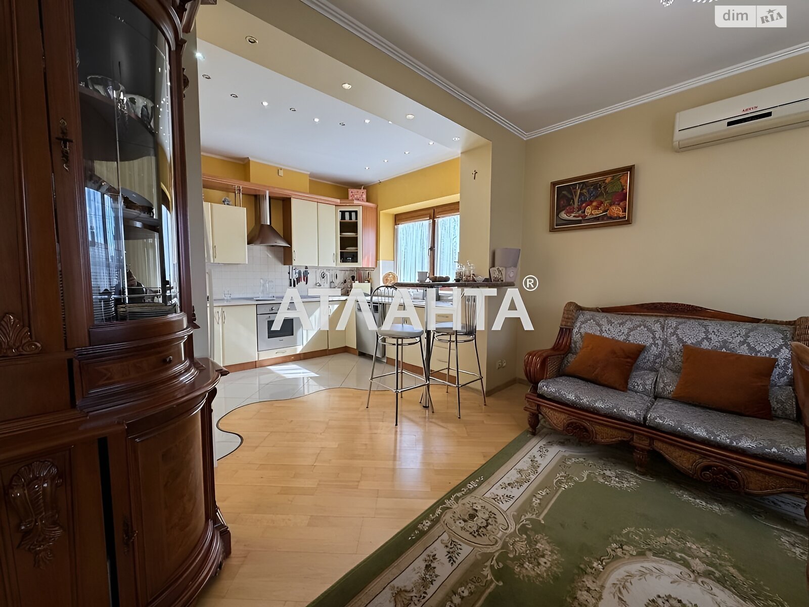 трехэтажный дом беседка, 360 кв. м, кирпич. Продажа в Червонограде фото 2 трехэтажный дом беседка, 360 кв. м, кирпич. Продажа в Червонограде фото 2