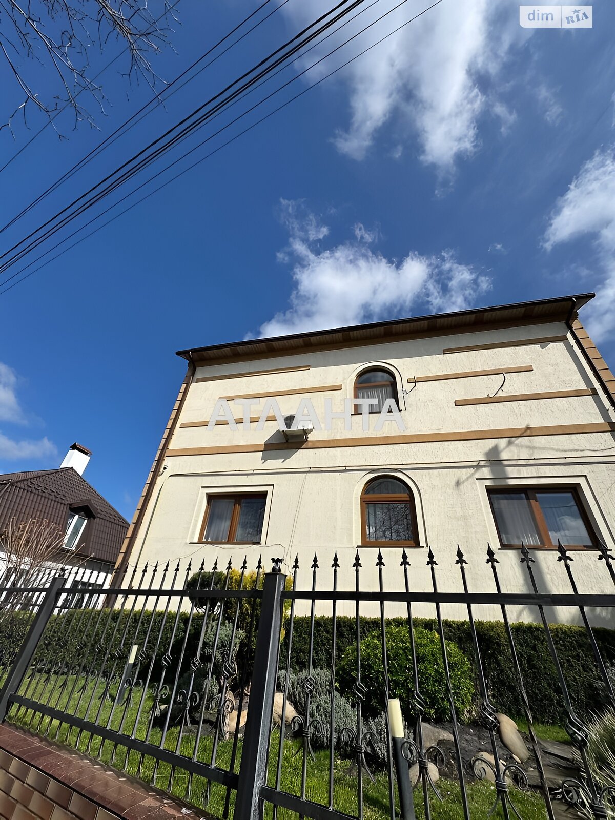 трехэтажный дом беседка, 360 кв. м, кирпич. Продажа в Червонограде фото 2 трехэтажный дом беседка, 360 кв. м, кирпич. Продажа в Червонограде фото 2