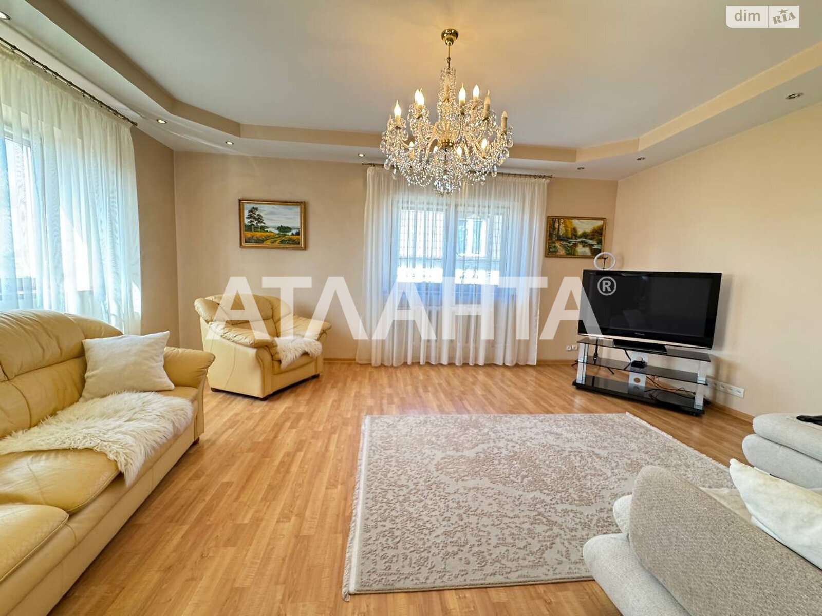 триповерховий будинок бесідка, 360 кв. м, кирпич. Продаж у Червонограді фото 2 триповерховий будинок бесідка, 360 кв. м, кирпич. Продаж у Червонограді фото 2
