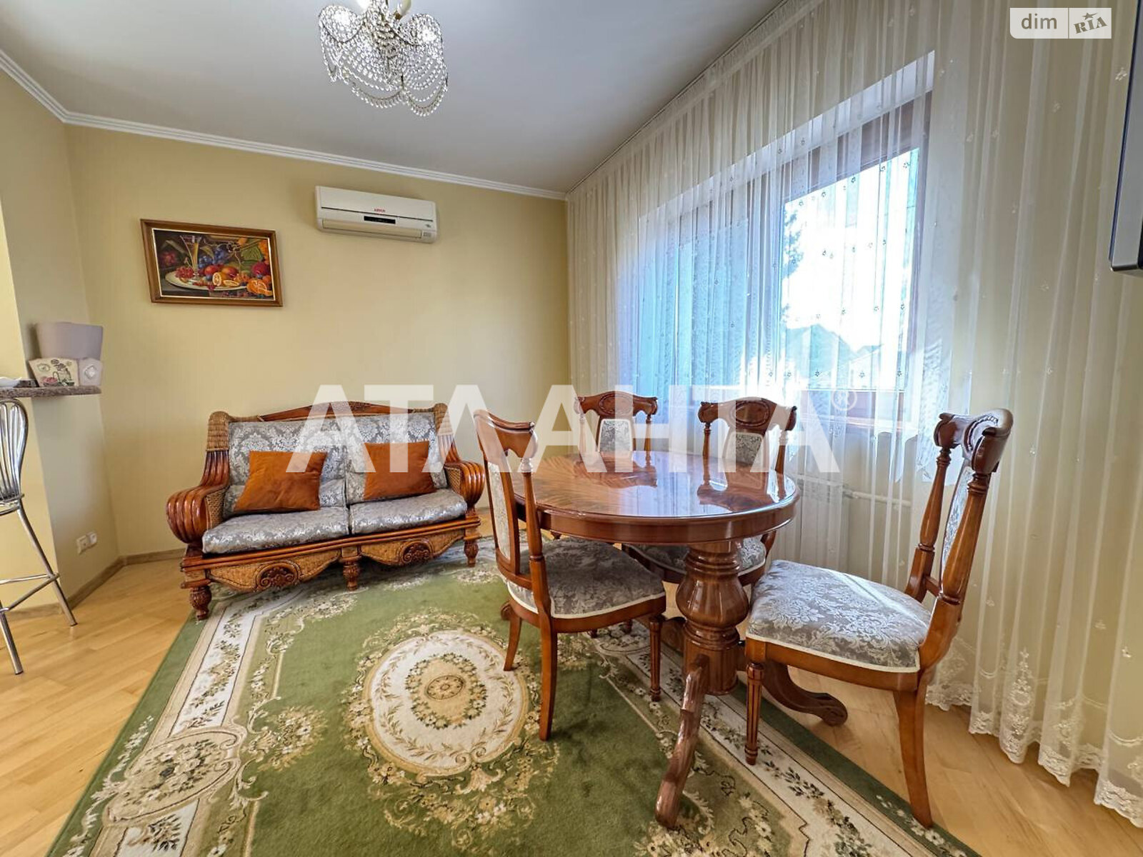 триповерховий будинок бесідка, 360 кв. м, кирпич. Продаж у Червонограді фото 2 триповерховий будинок бесідка, 360 кв. м, кирпич. Продаж у Червонограді фото 2