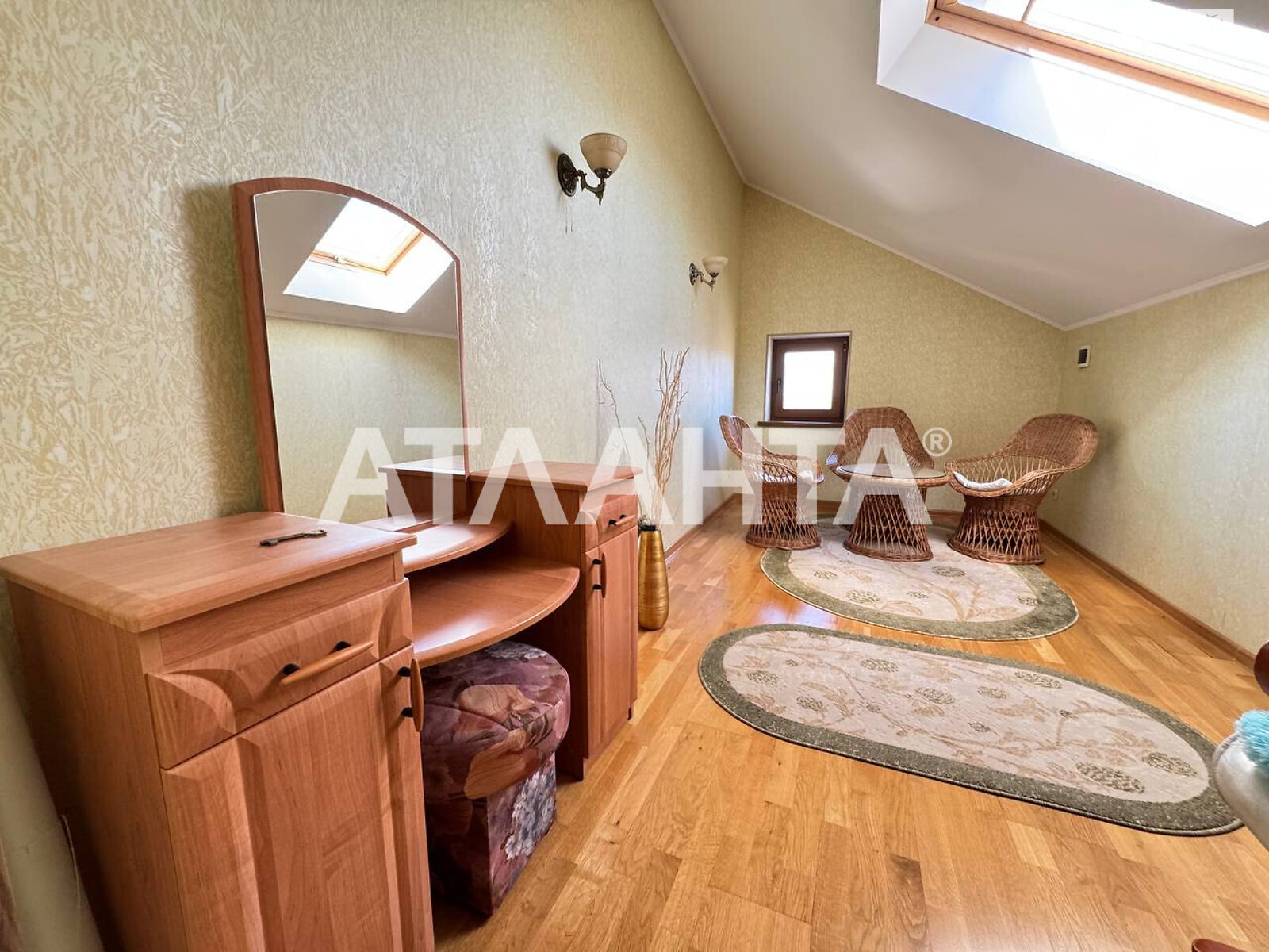 триповерховий будинок бесідка, 360 кв. м, кирпич. Продаж у Червонограді фото 2 триповерховий будинок бесідка, 360 кв. м, кирпич. Продаж у Червонограді фото 2