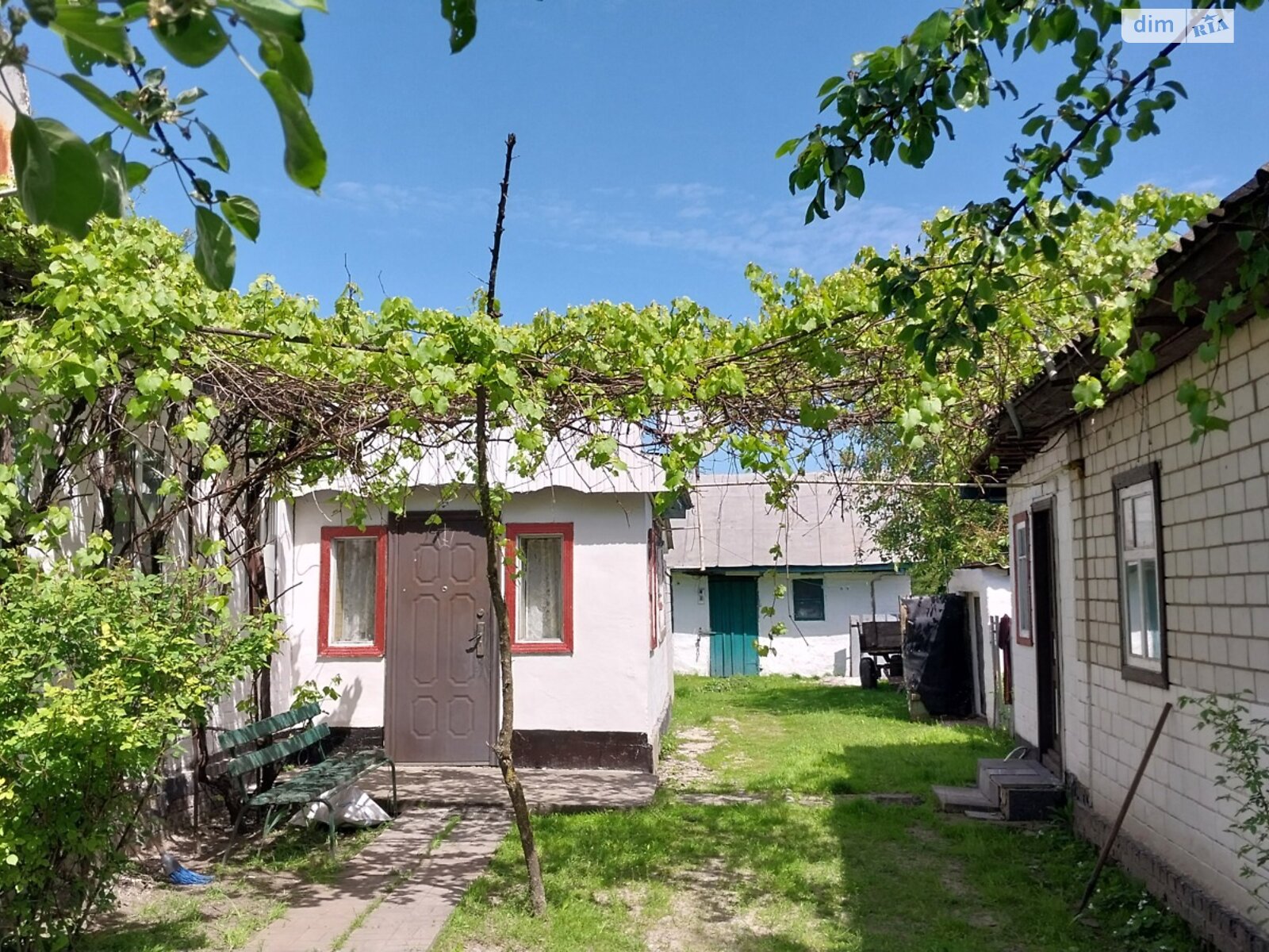 одноэтажный дом с гаражом, 62 кв. м, дерево и кирпич. Продажа в Червоных Партизанах фото 1