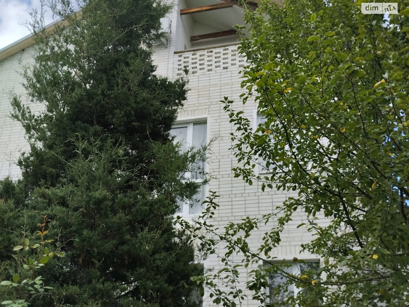 трехэтажный дом беседка, 395.6 кв. м, кирпич. Продажа в Чишках фото 1 трехэтажный дом беседка, 395.6 кв. м, кирпич. Продажа в Чишках фото 1