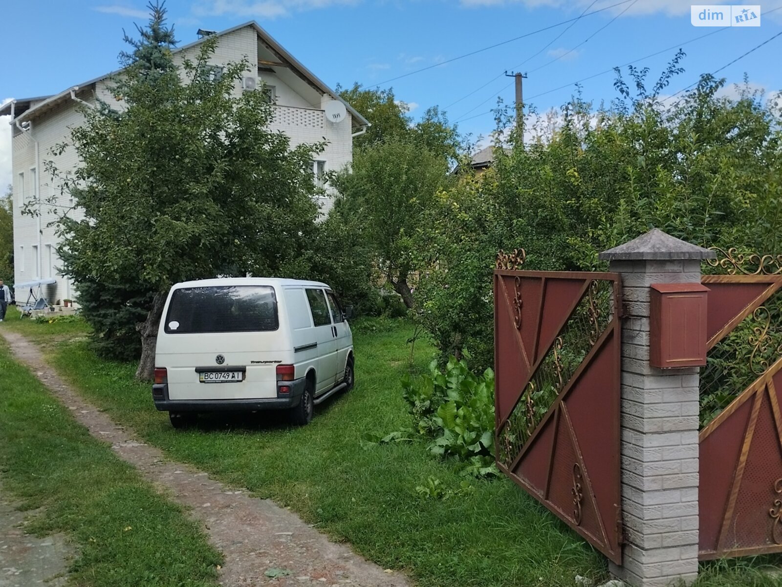 трехэтажный дом беседка, 395.6 кв. м, кирпич. Продажа в Чишках фото 1 трехэтажный дом беседка, 395.6 кв. м, кирпич. Продажа в Чишках фото 1