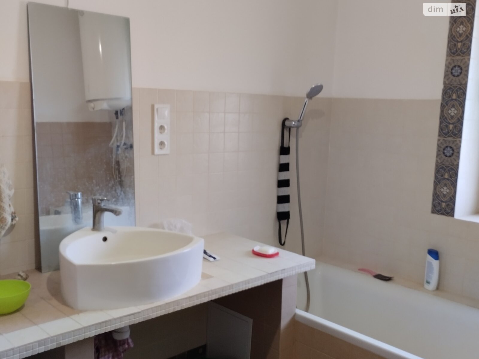 трехэтажный дом беседка, 395.6 кв. м, кирпич. Продажа в Чишках фото 1 трехэтажный дом беседка, 395.6 кв. м, кирпич. Продажа в Чишках фото 1