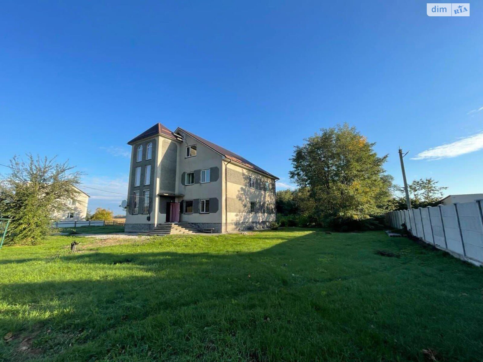 триповерховий будинок, 490 кв. м, цегла. Продаж у Чумаках фото 1 триповерховий будинок, 490 кв. м, цегла. Продаж у Чумаках фото 1