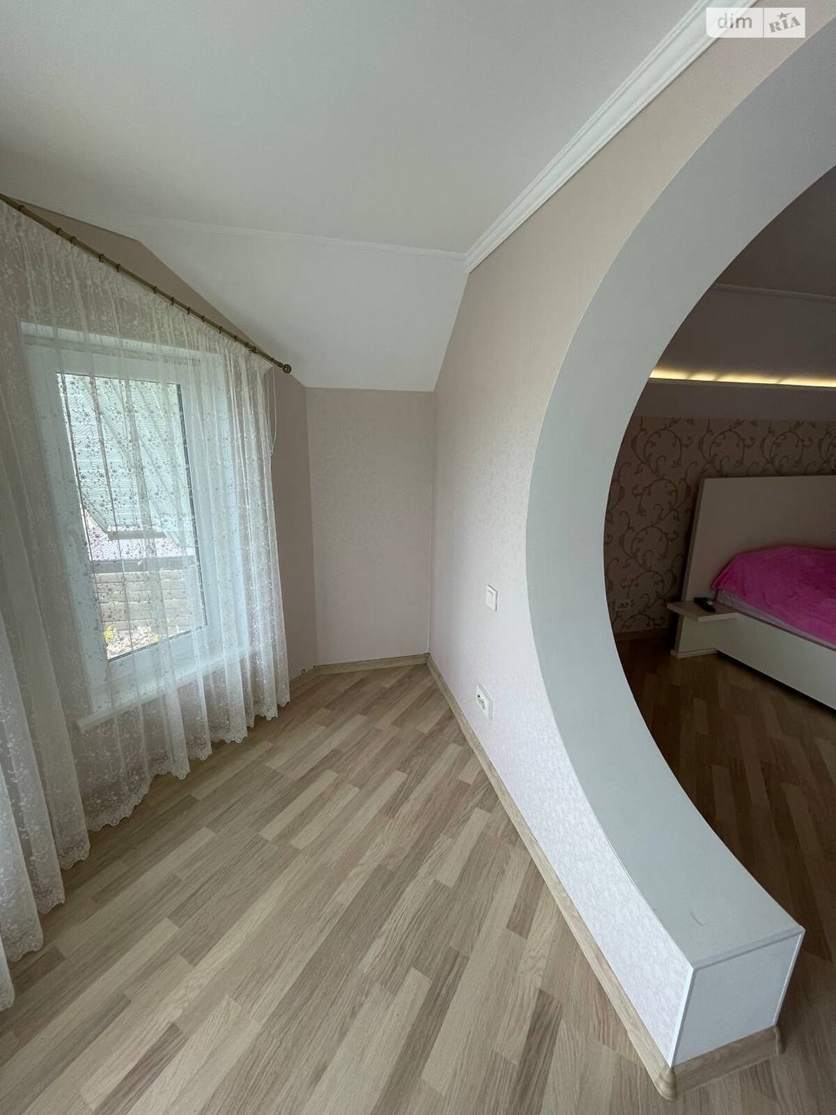 трехэтажный дом с отоплением, 201.5 кв. м, ракушечник (ракушняк). Продажа в Дачном фото 1 трехэтажный дом с отоплением, 201.5 кв. м, ракушечник (ракушняк). Продажа в Дачном фото 1