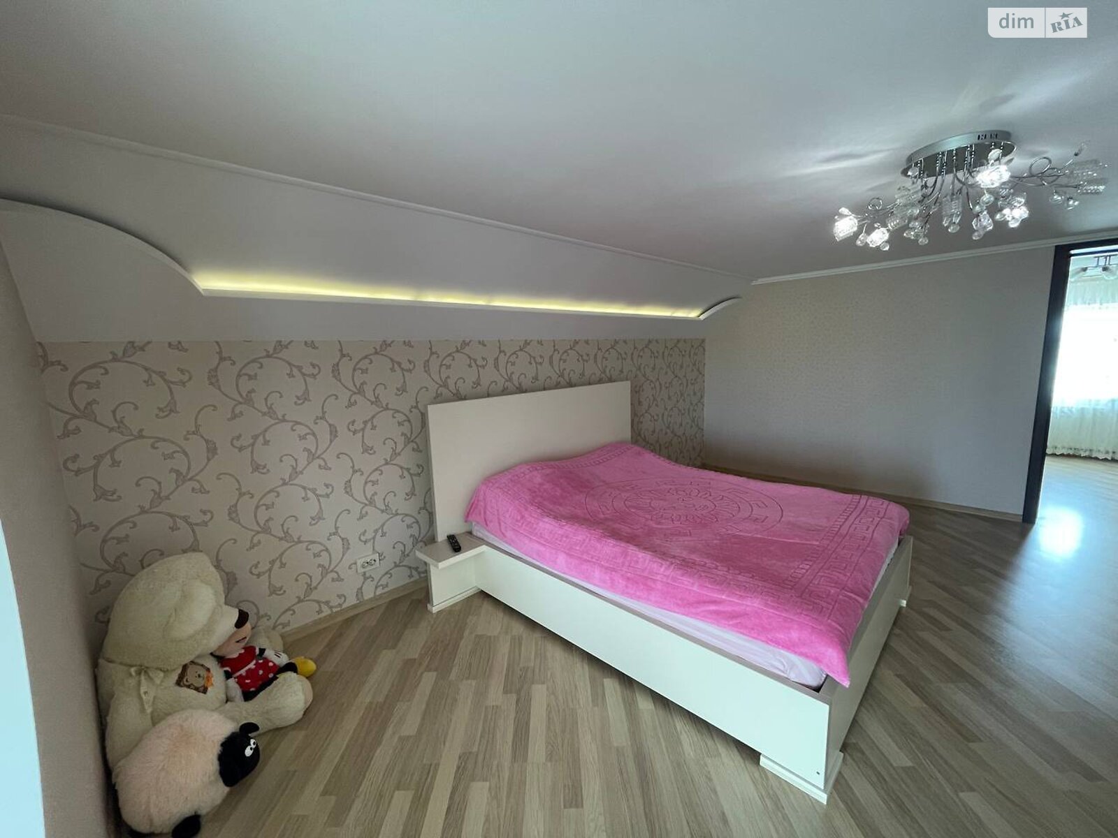 трехэтажный дом с отоплением, 201.5 кв. м, ракушечник (ракушняк). Продажа в Дачном фото 1 трехэтажный дом с отоплением, 201.5 кв. м, ракушечник (ракушняк). Продажа в Дачном фото 1