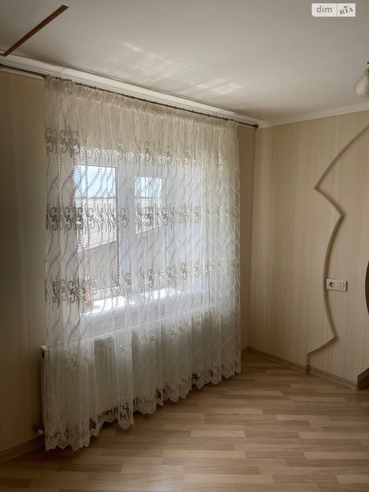 трехэтажный дом с отоплением, 201.5 кв. м, ракушечник (ракушняк). Продажа в Дачном фото 1 трехэтажный дом с отоплением, 201.5 кв. м, ракушечник (ракушняк). Продажа в Дачном фото 1