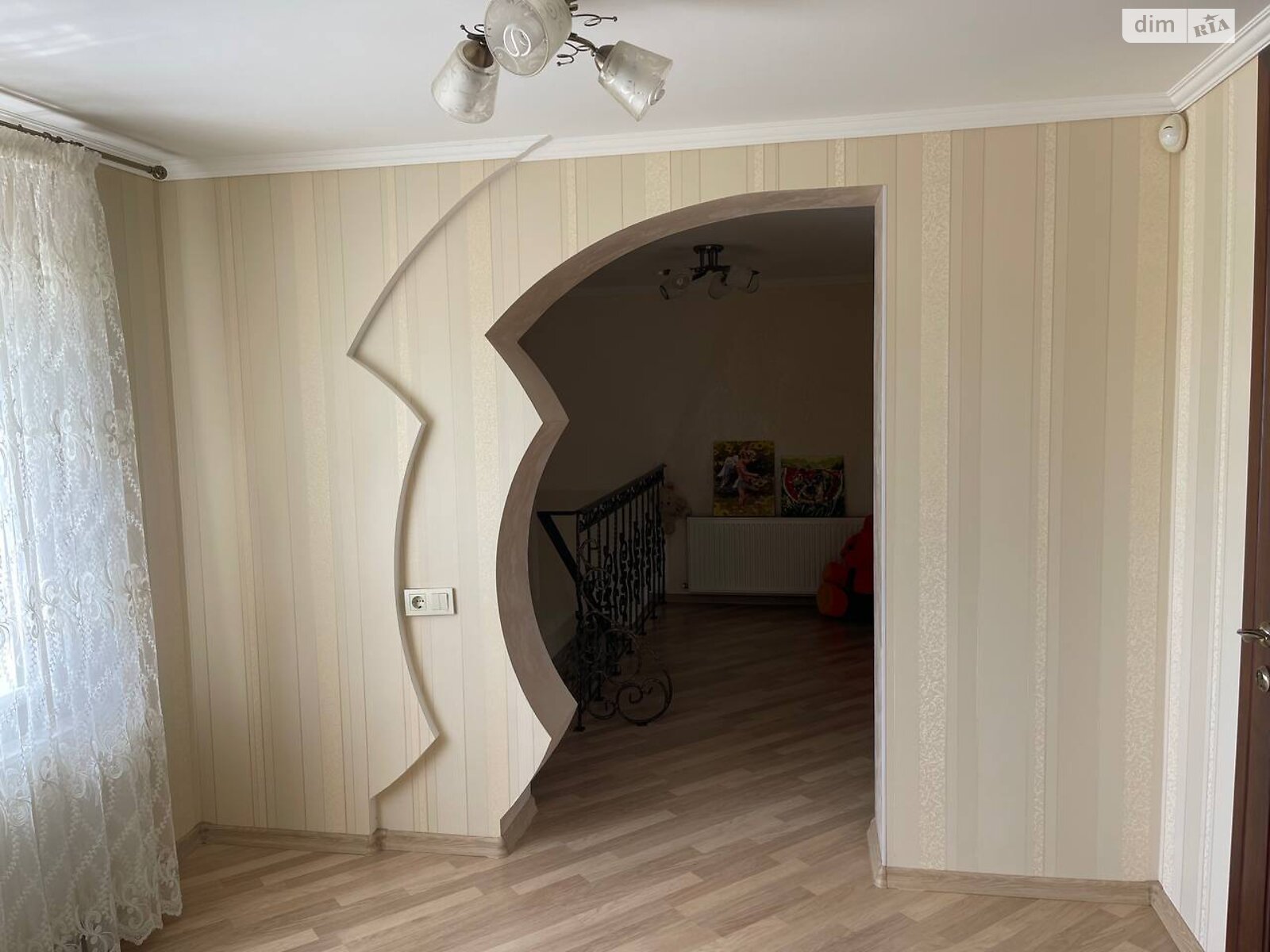 трехэтажный дом с отоплением, 201.5 кв. м, ракушечник (ракушняк). Продажа в Дачном фото 1 трехэтажный дом с отоплением, 201.5 кв. м, ракушечник (ракушняк). Продажа в Дачном фото 1