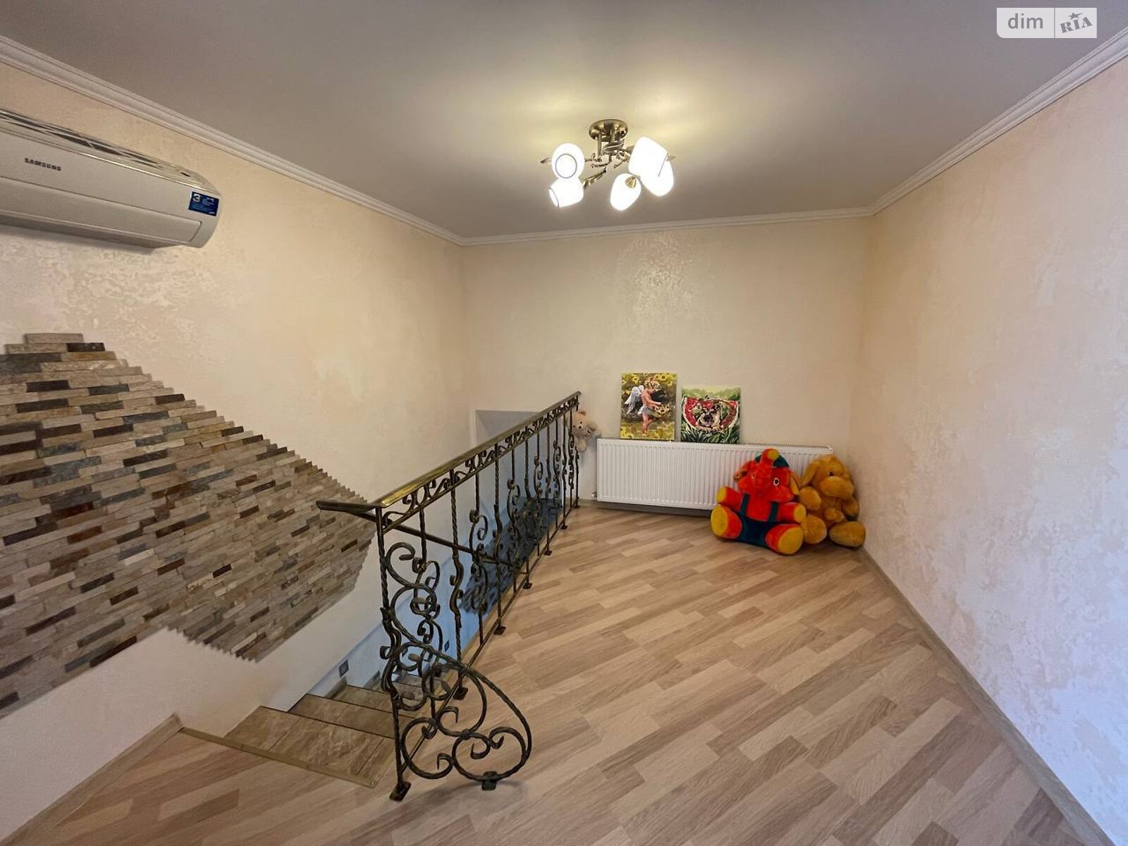 трехэтажный дом с отоплением, 201.5 кв. м, ракушечник (ракушняк). Продажа в Дачном фото 1 трехэтажный дом с отоплением, 201.5 кв. м, ракушечник (ракушняк). Продажа в Дачном фото 1