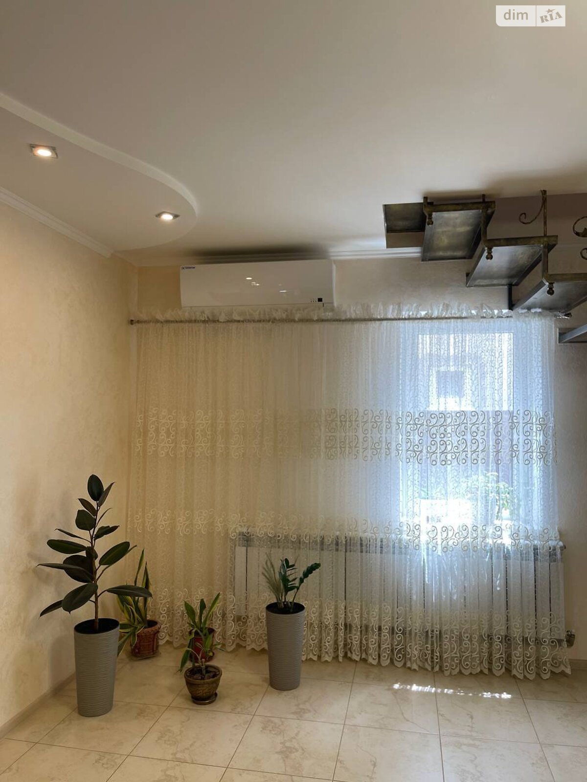 трехэтажный дом с отоплением, 201.5 кв. м, ракушечник (ракушняк). Продажа в Дачном фото 1 трехэтажный дом с отоплением, 201.5 кв. м, ракушечник (ракушняк). Продажа в Дачном фото 1