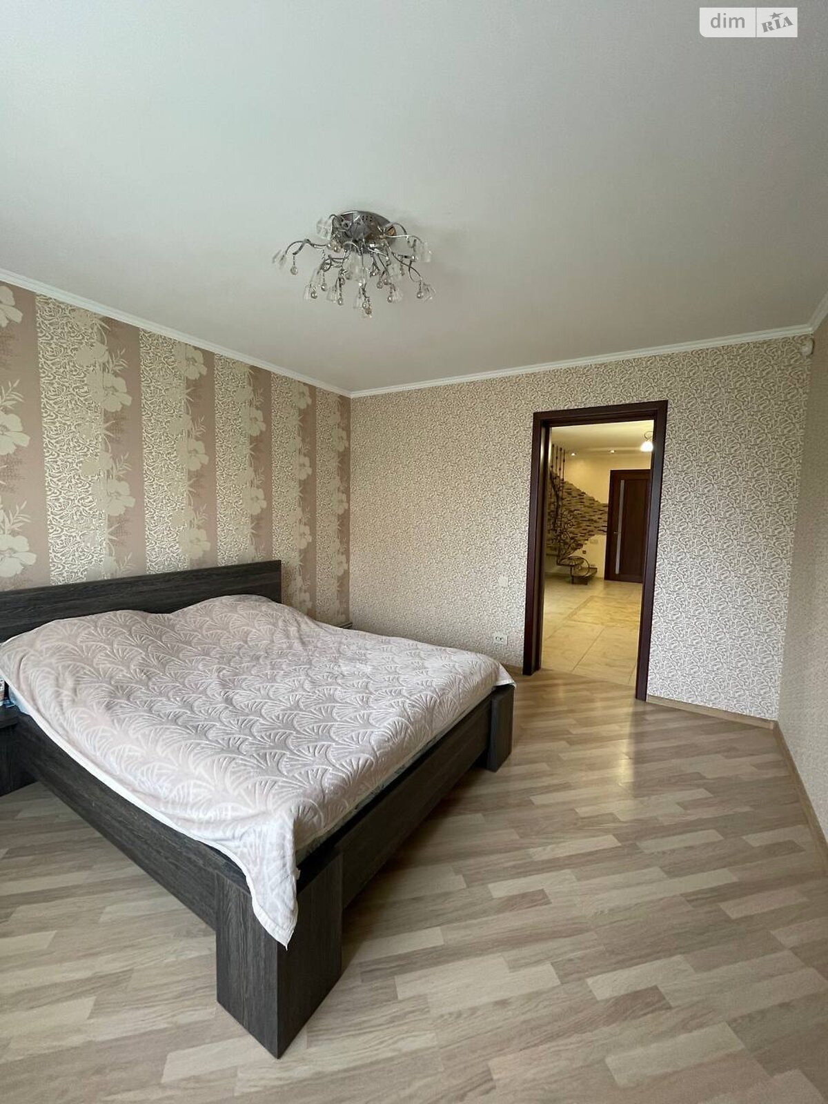 трехэтажный дом с отоплением, 201.5 кв. м, ракушечник (ракушняк). Продажа в Дачном фото 1 трехэтажный дом с отоплением, 201.5 кв. м, ракушечник (ракушняк). Продажа в Дачном фото 1