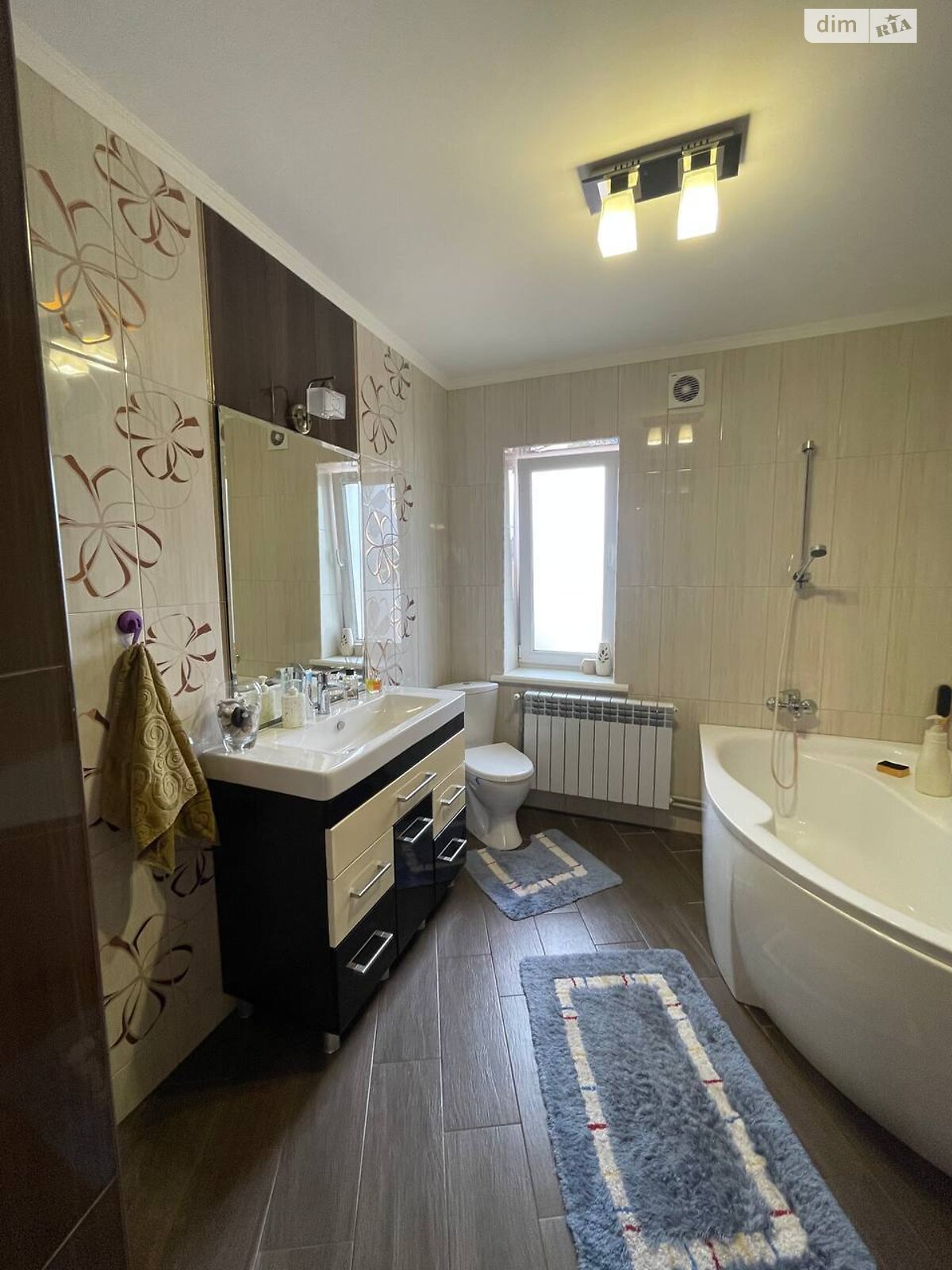 трехэтажный дом с отоплением, 201.5 кв. м, ракушечник (ракушняк). Продажа в Дачном фото 1 трехэтажный дом с отоплением, 201.5 кв. м, ракушечник (ракушняк). Продажа в Дачном фото 1