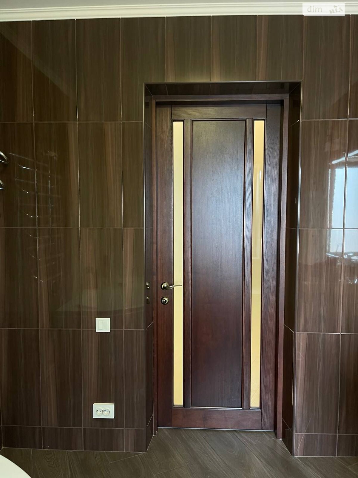 трехэтажный дом с отоплением, 201.5 кв. м, ракушечник (ракушняк). Продажа в Дачном фото 1 трехэтажный дом с отоплением, 201.5 кв. м, ракушечник (ракушняк). Продажа в Дачном фото 1