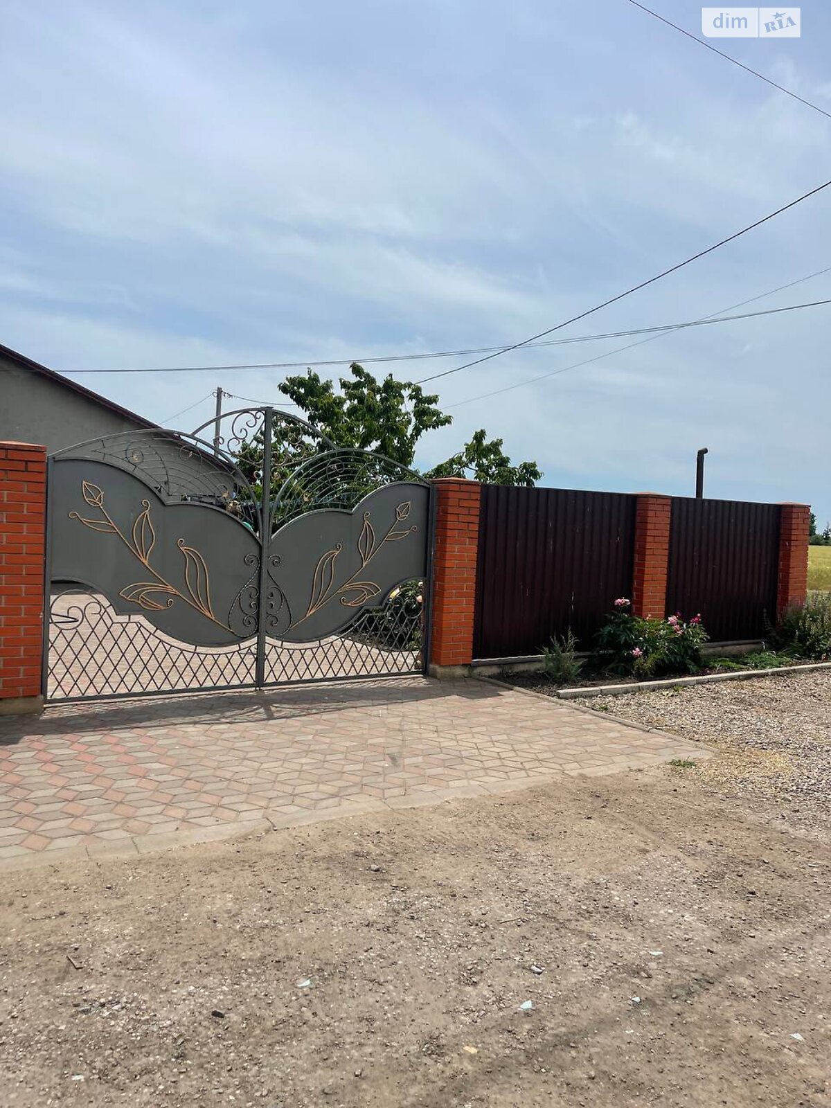 трехэтажный дом с отоплением, 201.5 кв. м, ракушечник (ракушняк). Продажа в Дачном фото 1 трехэтажный дом с отоплением, 201.5 кв. м, ракушечник (ракушняк). Продажа в Дачном фото 1