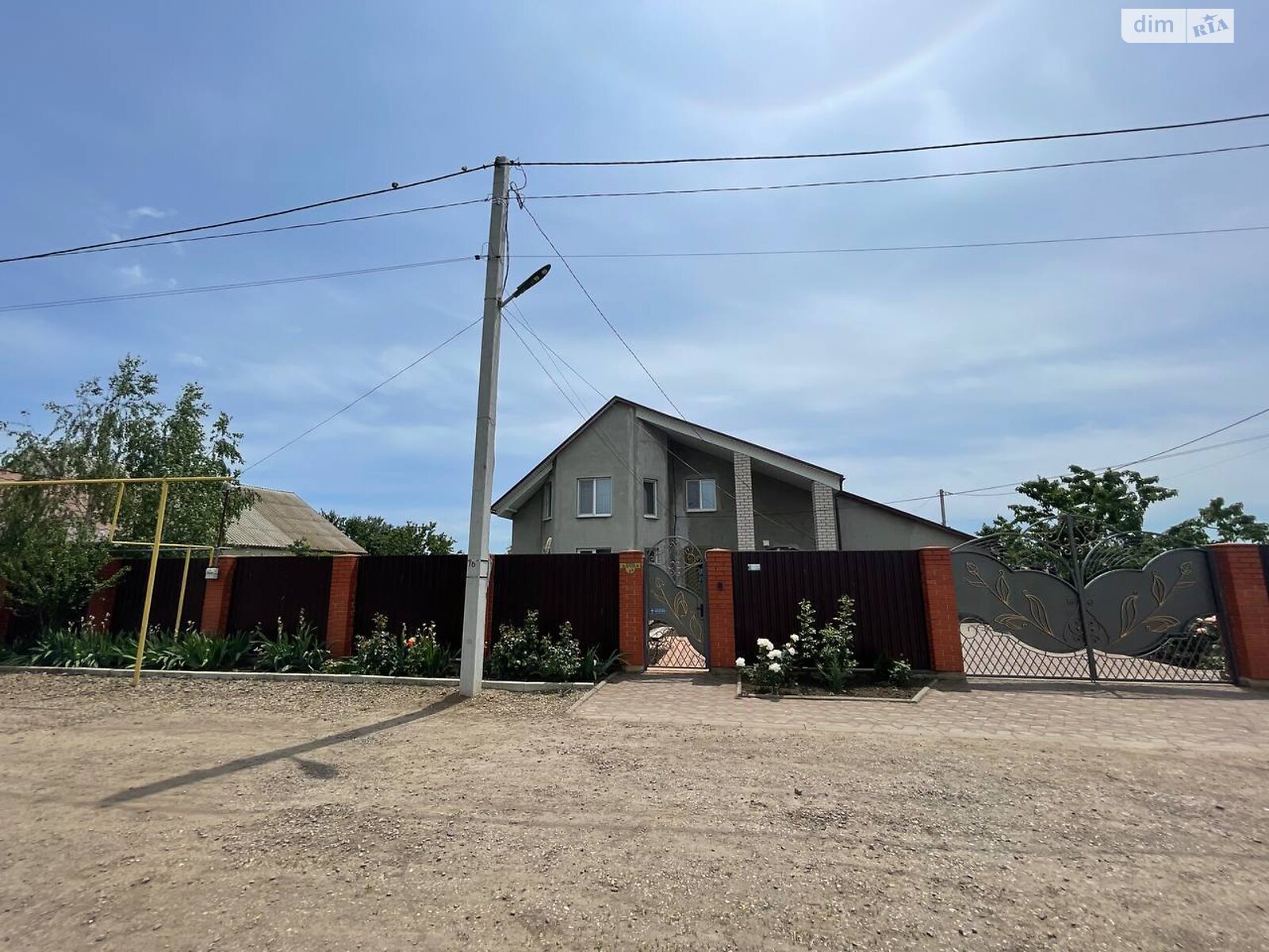 трехэтажный дом с отоплением, 201.5 кв. м, ракушечник (ракушняк). Продажа в Дачном фото 1 трехэтажный дом с отоплением, 201.5 кв. м, ракушечник (ракушняк). Продажа в Дачном фото 1