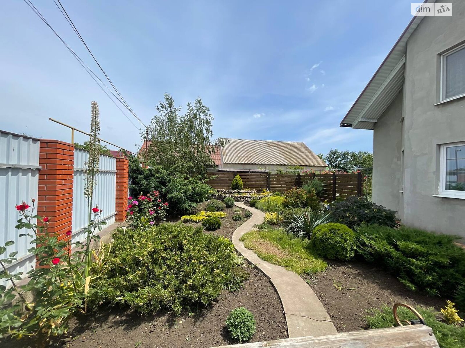 трехэтажный дом с отоплением, 201.5 кв. м, ракушечник (ракушняк). Продажа в Дачном фото 1 трехэтажный дом с отоплением, 201.5 кв. м, ракушечник (ракушняк). Продажа в Дачном фото 1