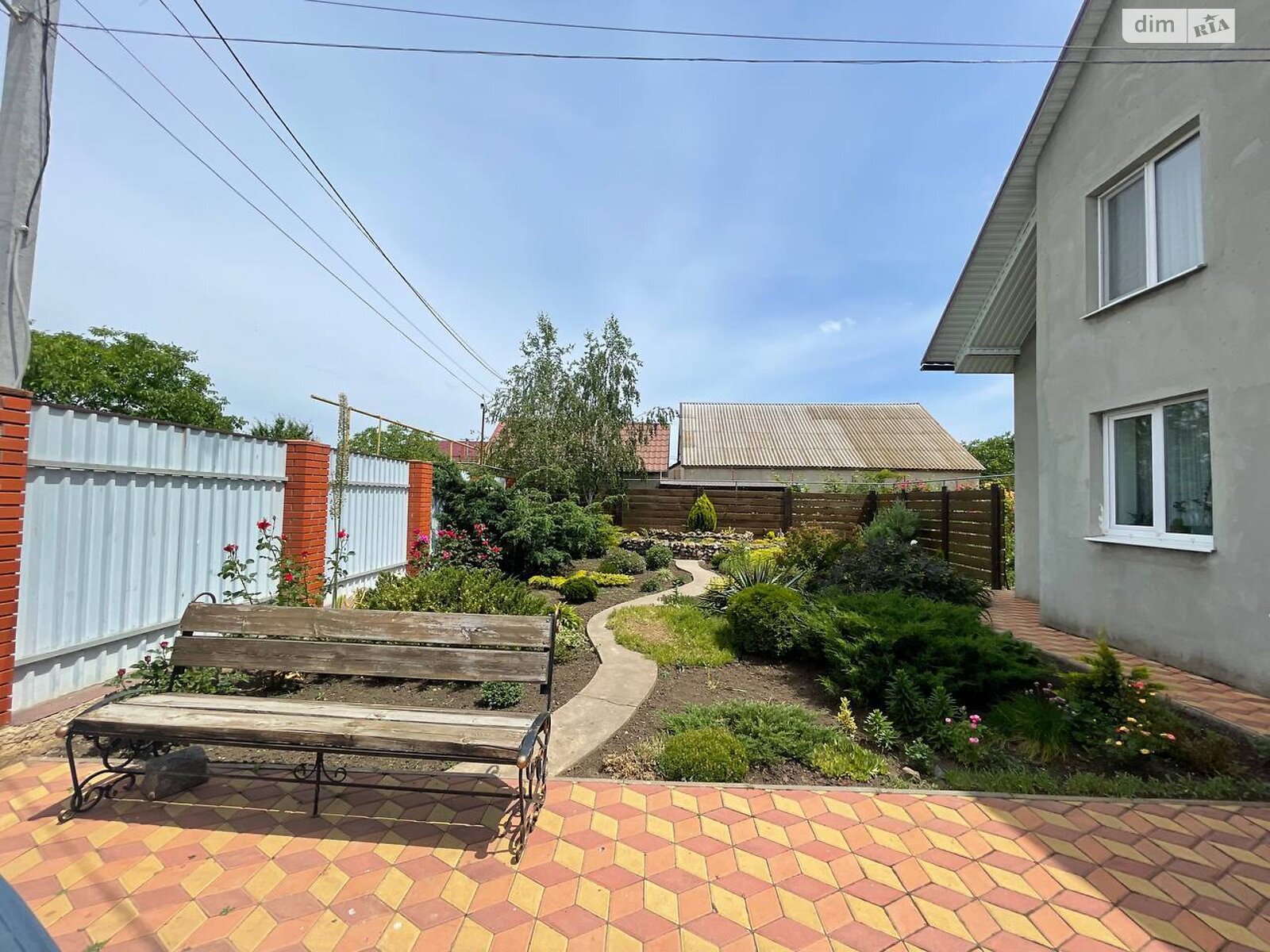 трехэтажный дом с отоплением, 201.5 кв. м, ракушечник (ракушняк). Продажа в Дачном фото 1 трехэтажный дом с отоплением, 201.5 кв. м, ракушечник (ракушняк). Продажа в Дачном фото 1