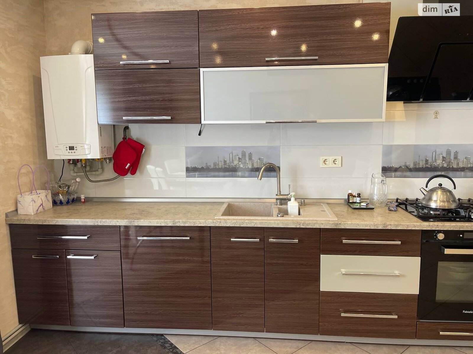 трехэтажный дом с отоплением, 201.5 кв. м, ракушечник (ракушняк). Продажа в Дачном фото 1 трехэтажный дом с отоплением, 201.5 кв. м, ракушечник (ракушняк). Продажа в Дачном фото 1