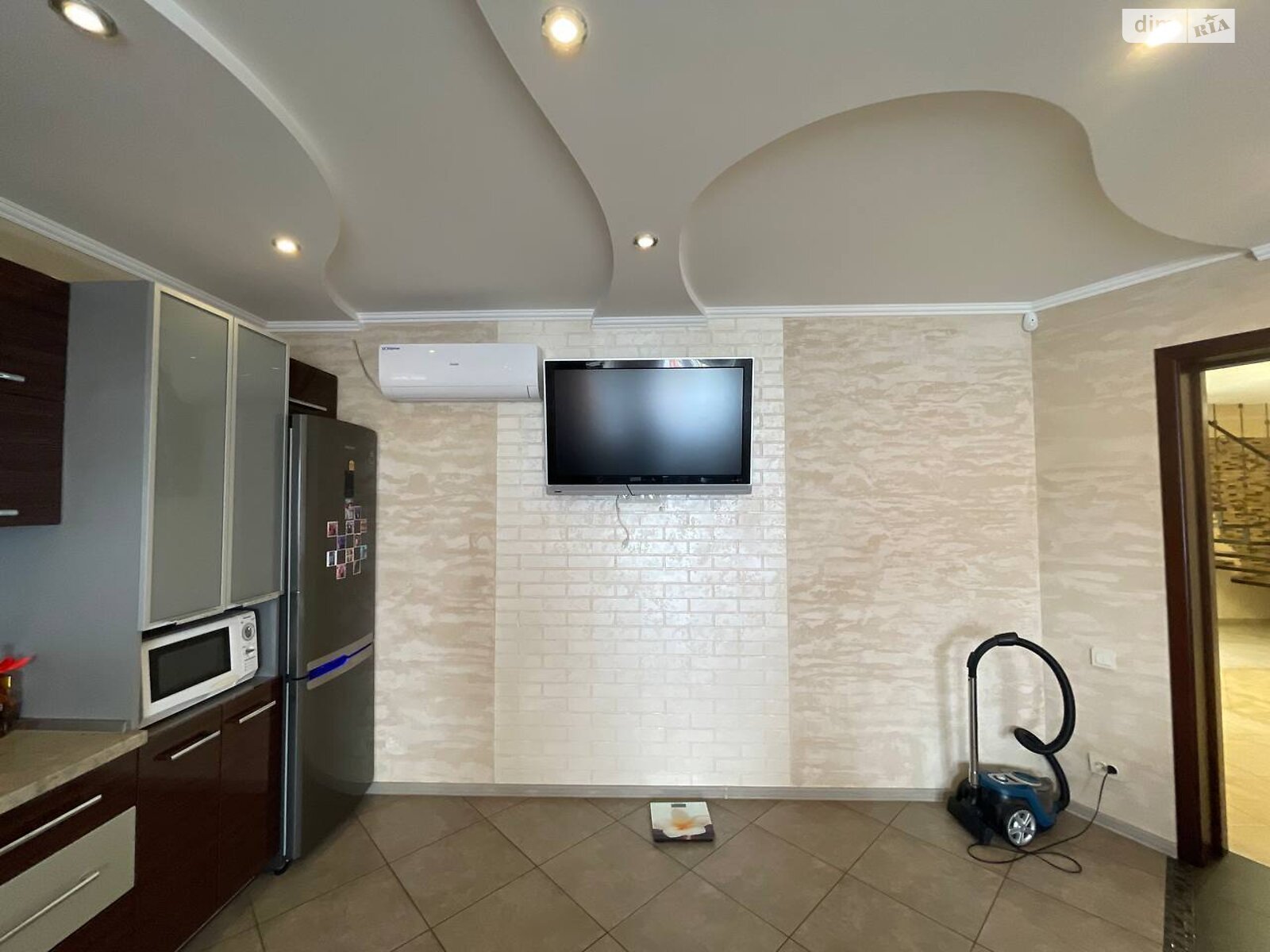 трехэтажный дом с отоплением, 201.5 кв. м, ракушечник (ракушняк). Продажа в Дачном фото 1 трехэтажный дом с отоплением, 201.5 кв. м, ракушечник (ракушняк). Продажа в Дачном фото 1