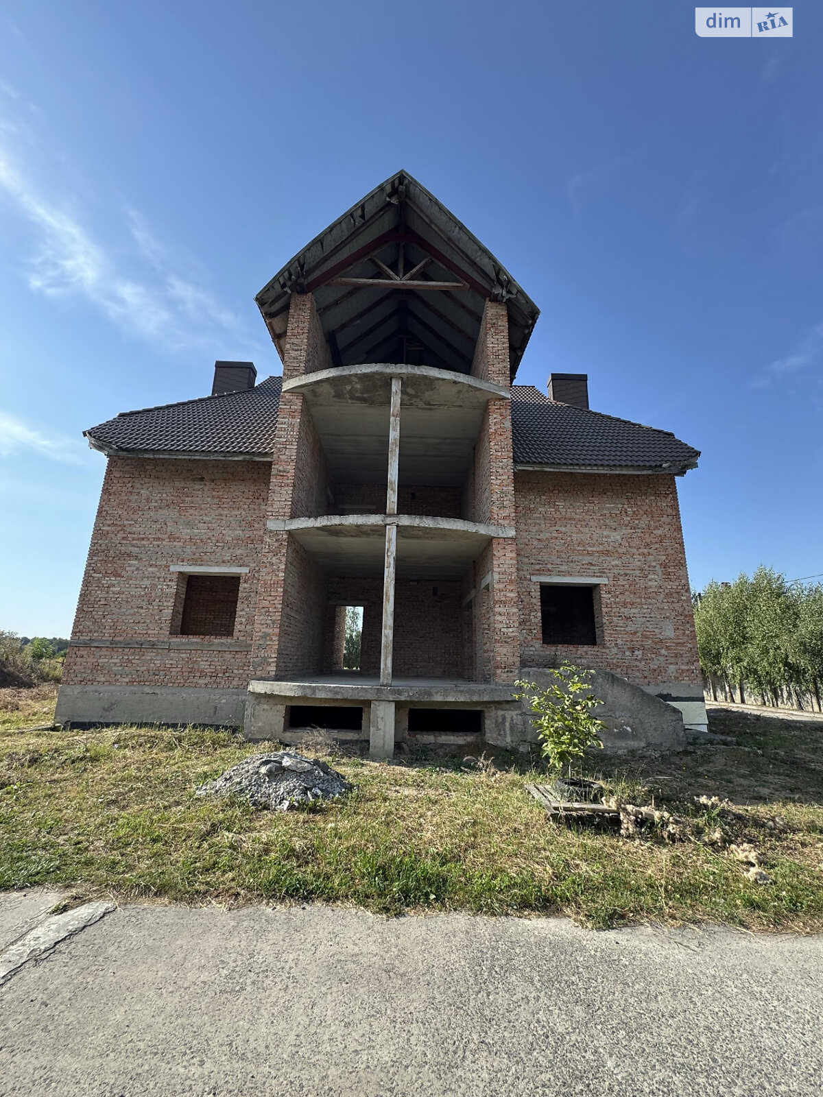 триповерховий будинок, 500 кв. м, цегла. Продаж у Дачному фото 1 триповерховий будинок, 500 кв. м, цегла. Продаж у Дачному фото 1